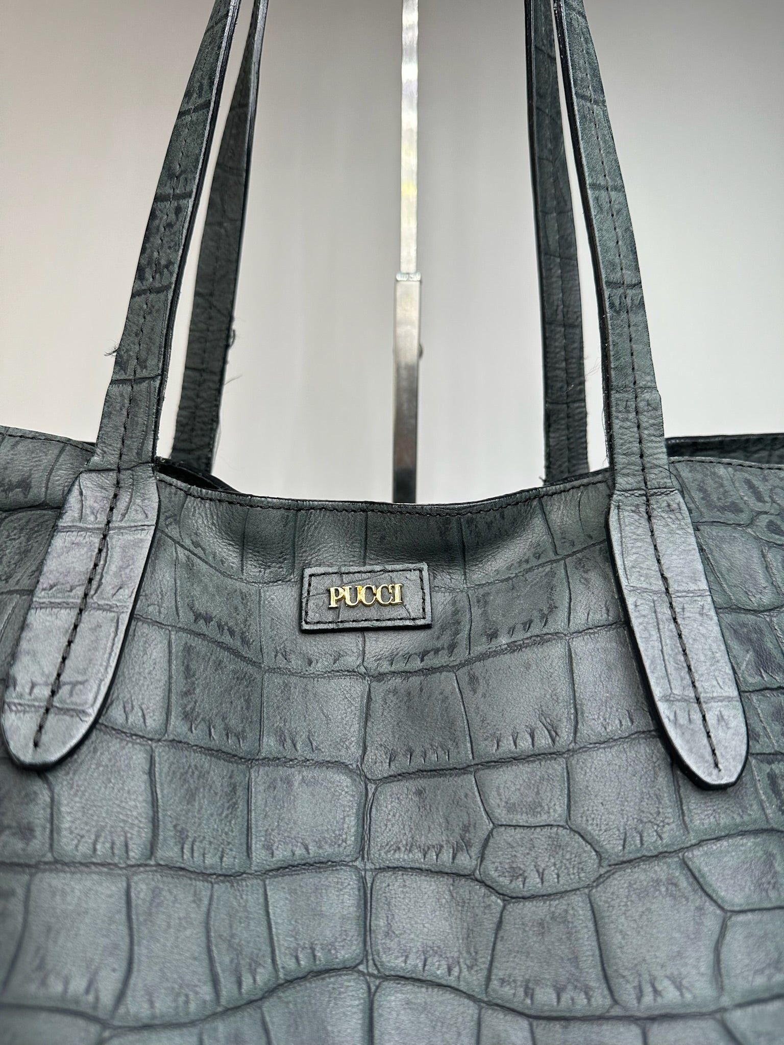 Emilio Pucci Vintage Crocodile Emblossed Leather Tote Bag Black Size ONE SIZE - 2 Thumbnail