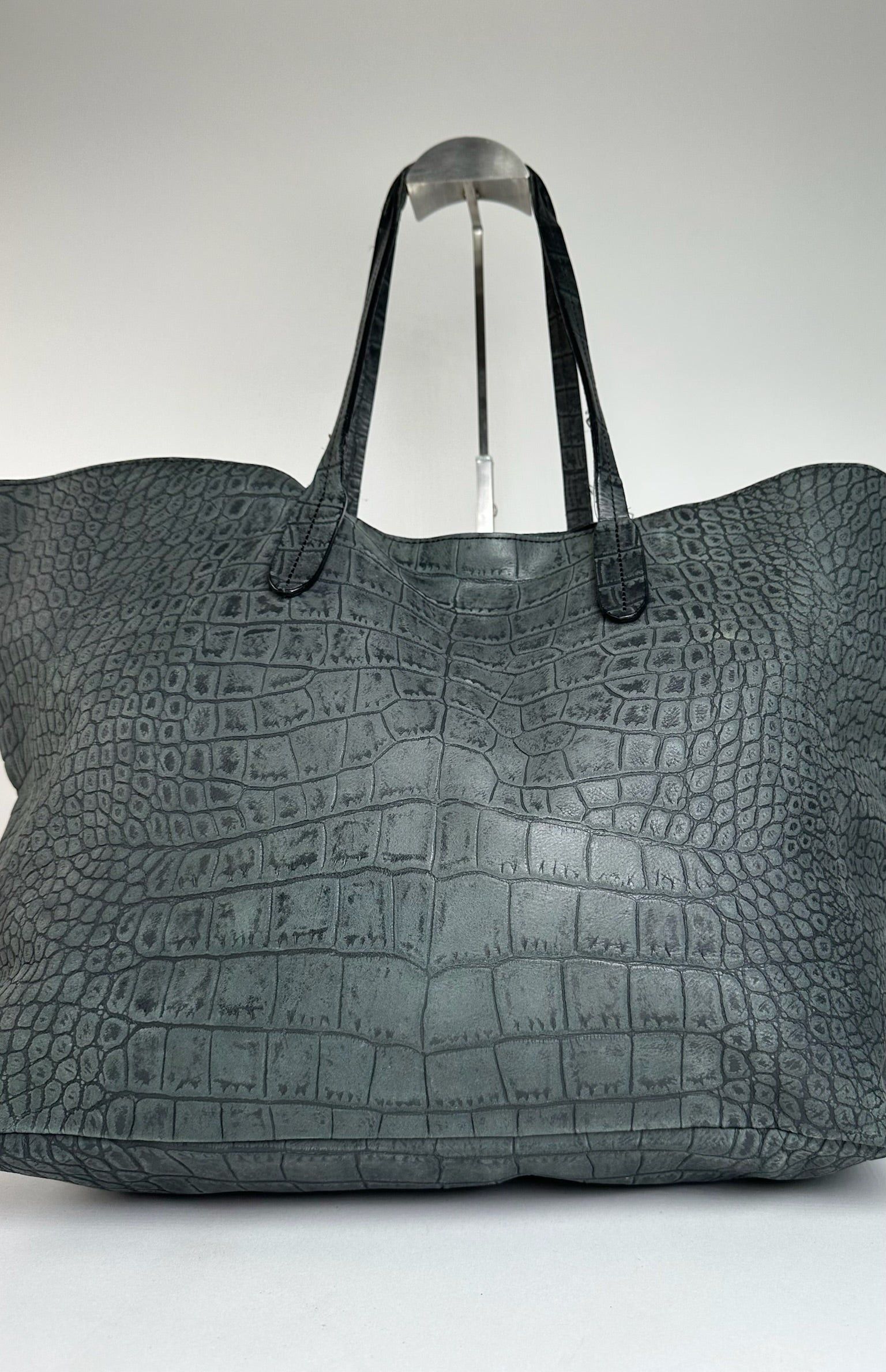Emilio Pucci Vintage Crocodile Emblossed Leather Tote Bag Black Size ONE SIZE - 8 Thumbnail