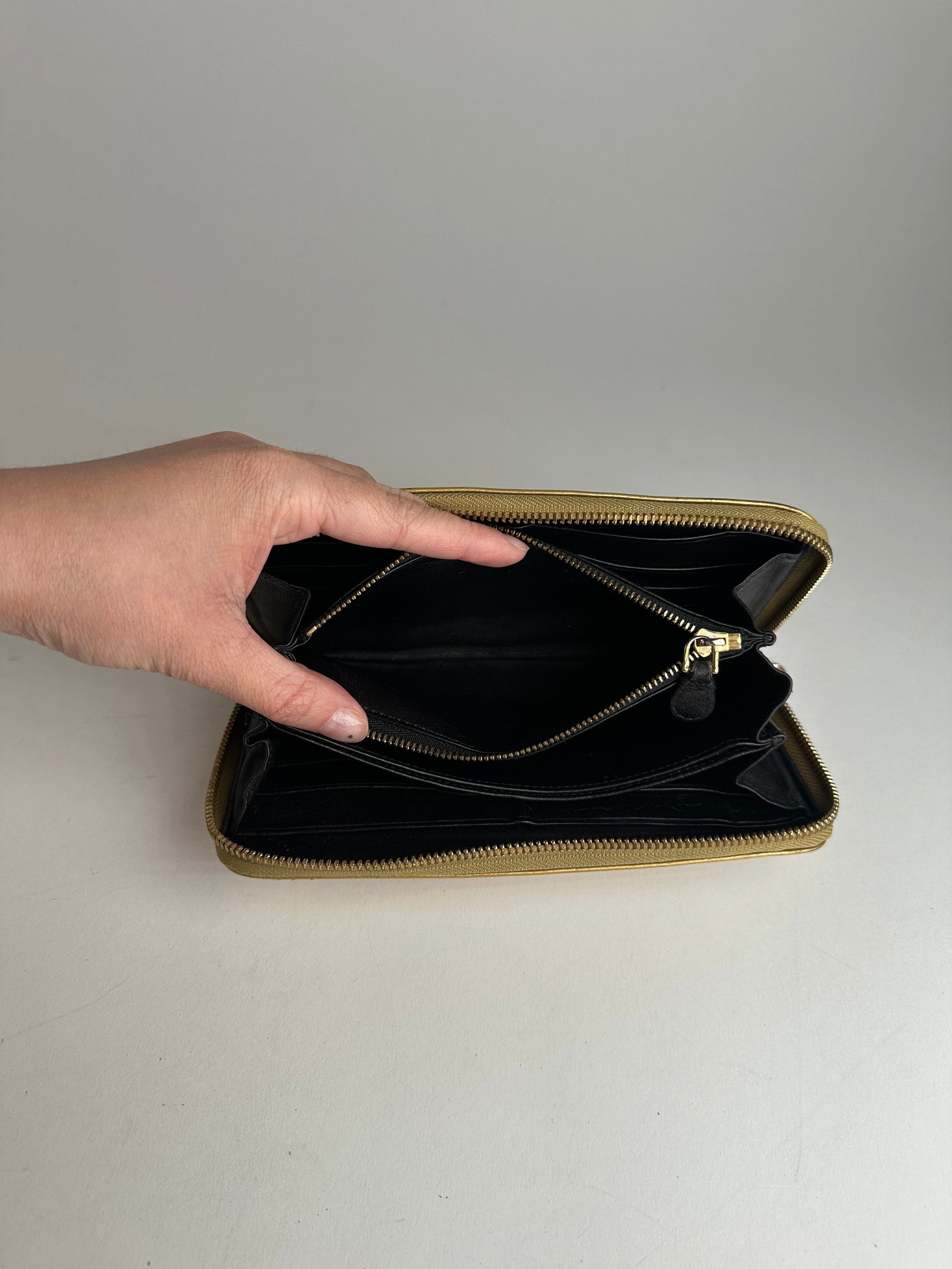 Loewe Vintage Madrid Leather Zippy Wallet Gold Size ONE SIZE - 5 Thumbnail