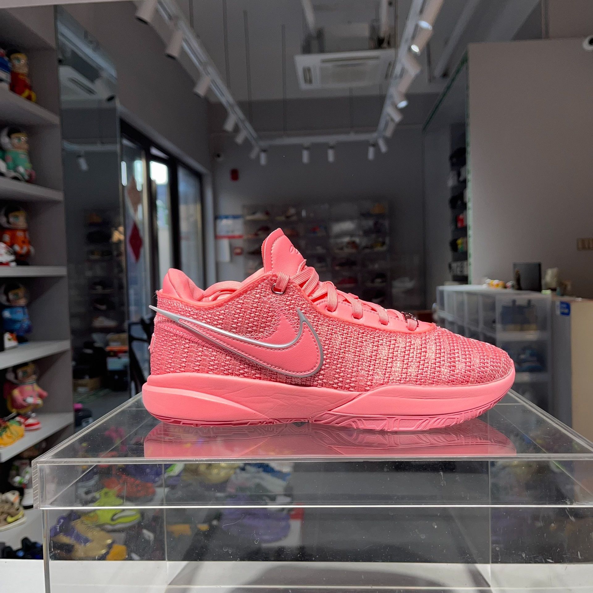 Nike Nike Pink Lowtop Sneakers 40.5 Men Size US 8 / EU 41 - 5 Thumbnail