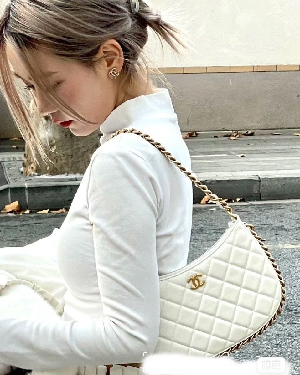 Chanel Chanel White Bag 44 Men Size ONE SIZE - 4 Thumbnail