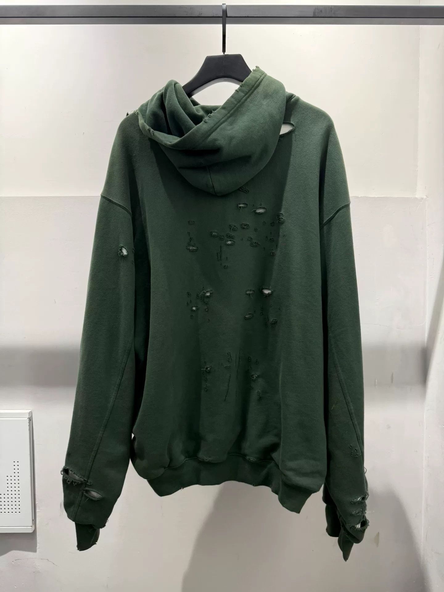 Balenciaga Balenciaga Retro Hoodie s Men Size US S / EU 44-46 / 1 - 2 Thumbnail