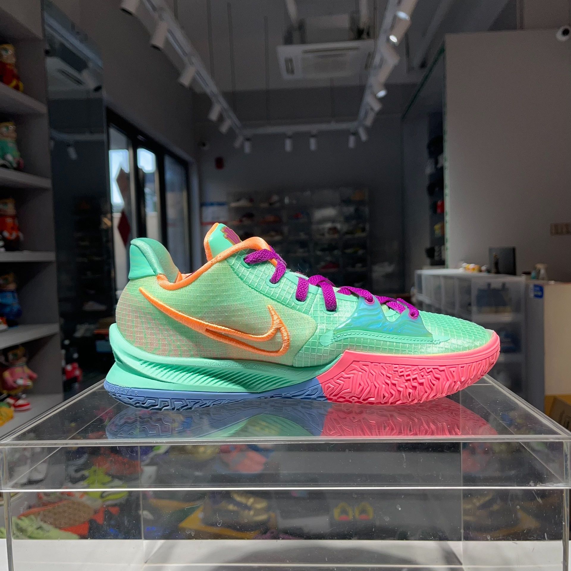 Nike Nike KYRIE Lowtop Sneakers 9 Men Size US 9 / EU 42 - 3 Thumbnail