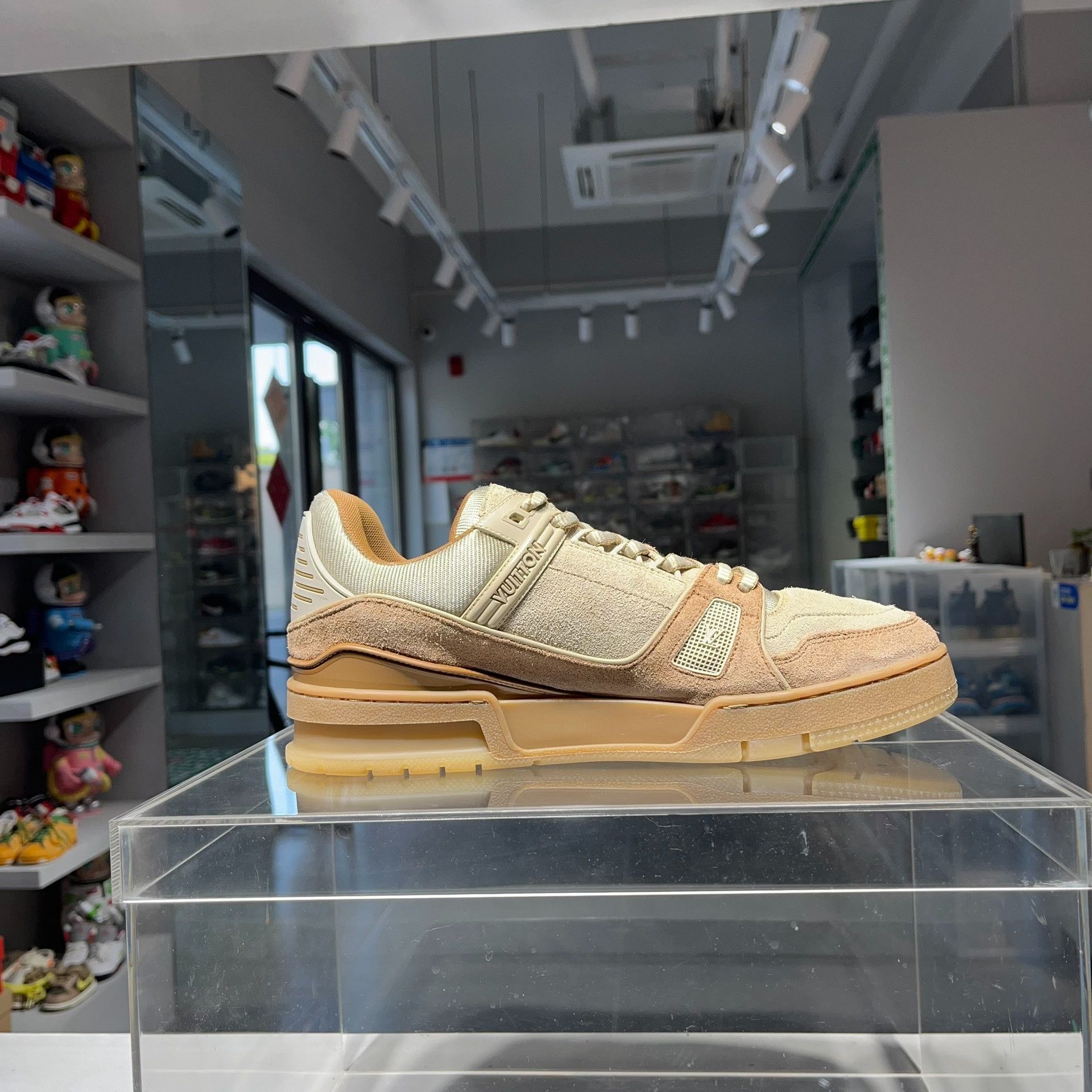 Louis Vuitton Louis Vuitton Training Brown Lowtop Sneakers 8 Men Size US 8 / EU 41 - 4 Thumbnail