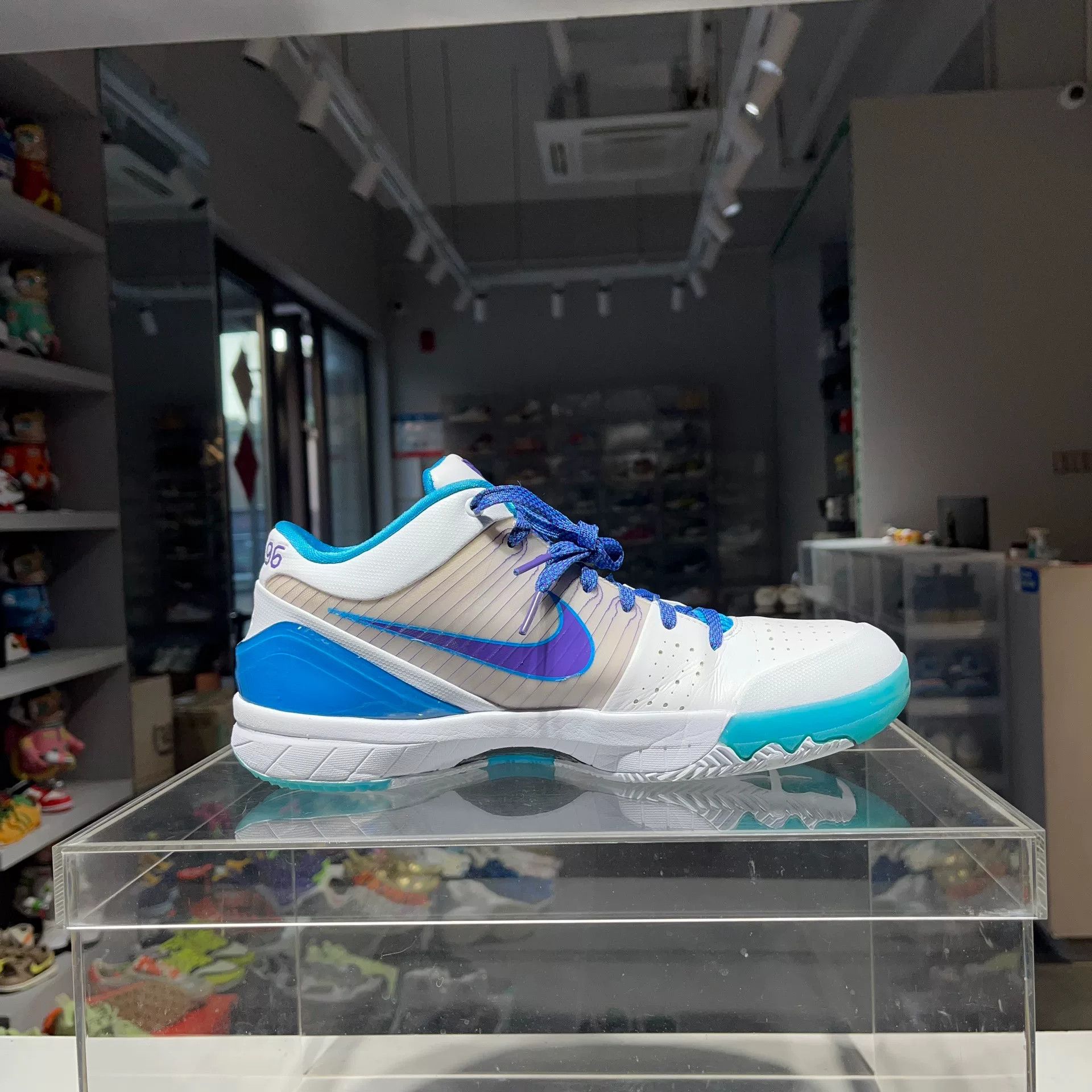 Nike Nike Lowtop Sneakers 9.5 Men Size US 9.5 / EU 42-43 - 3 Thumbnail