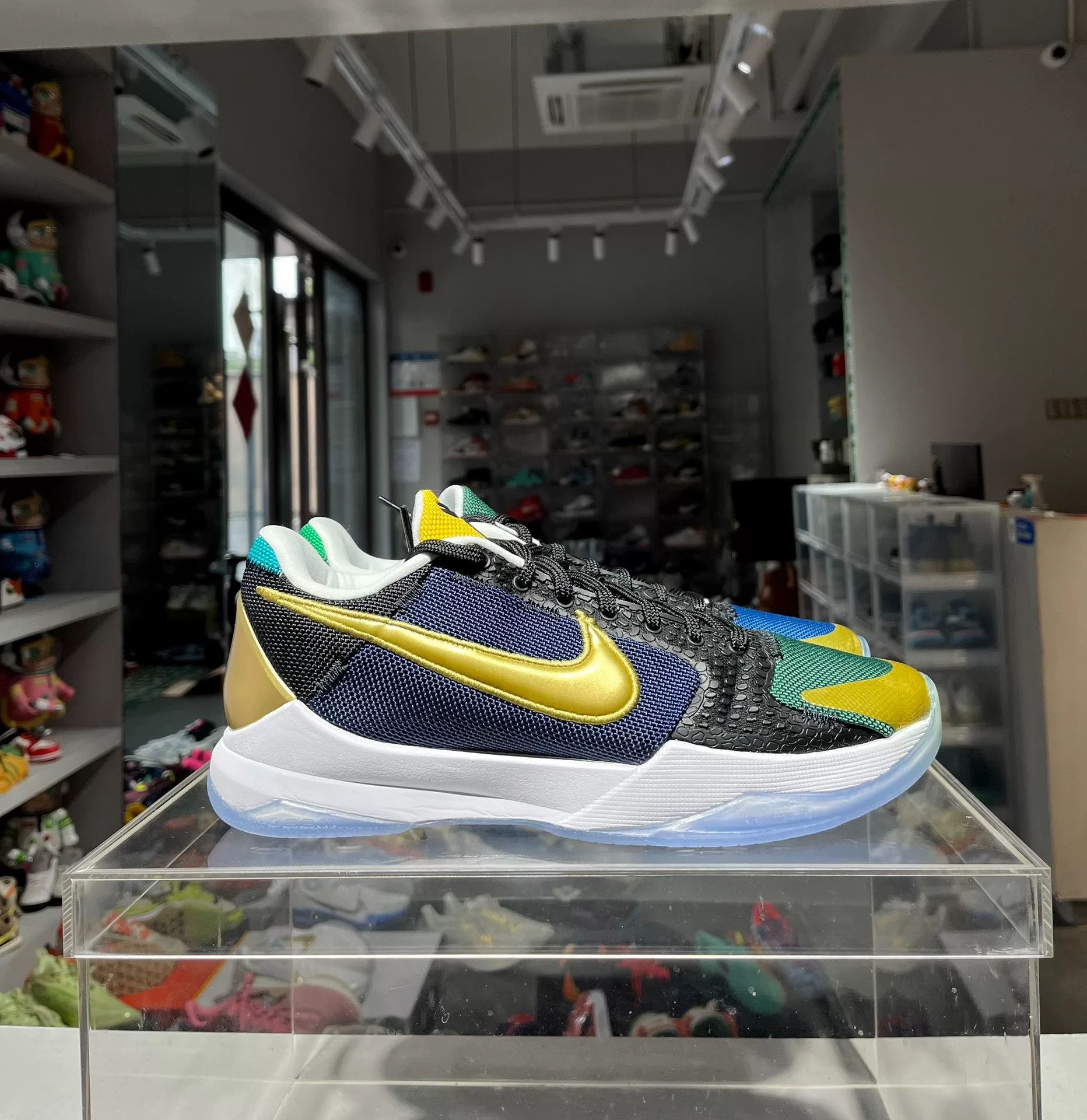 Nike Nike Multi Lowtop Sneakers 10 Men Size US 10 / EU 43 - 3 Thumbnail