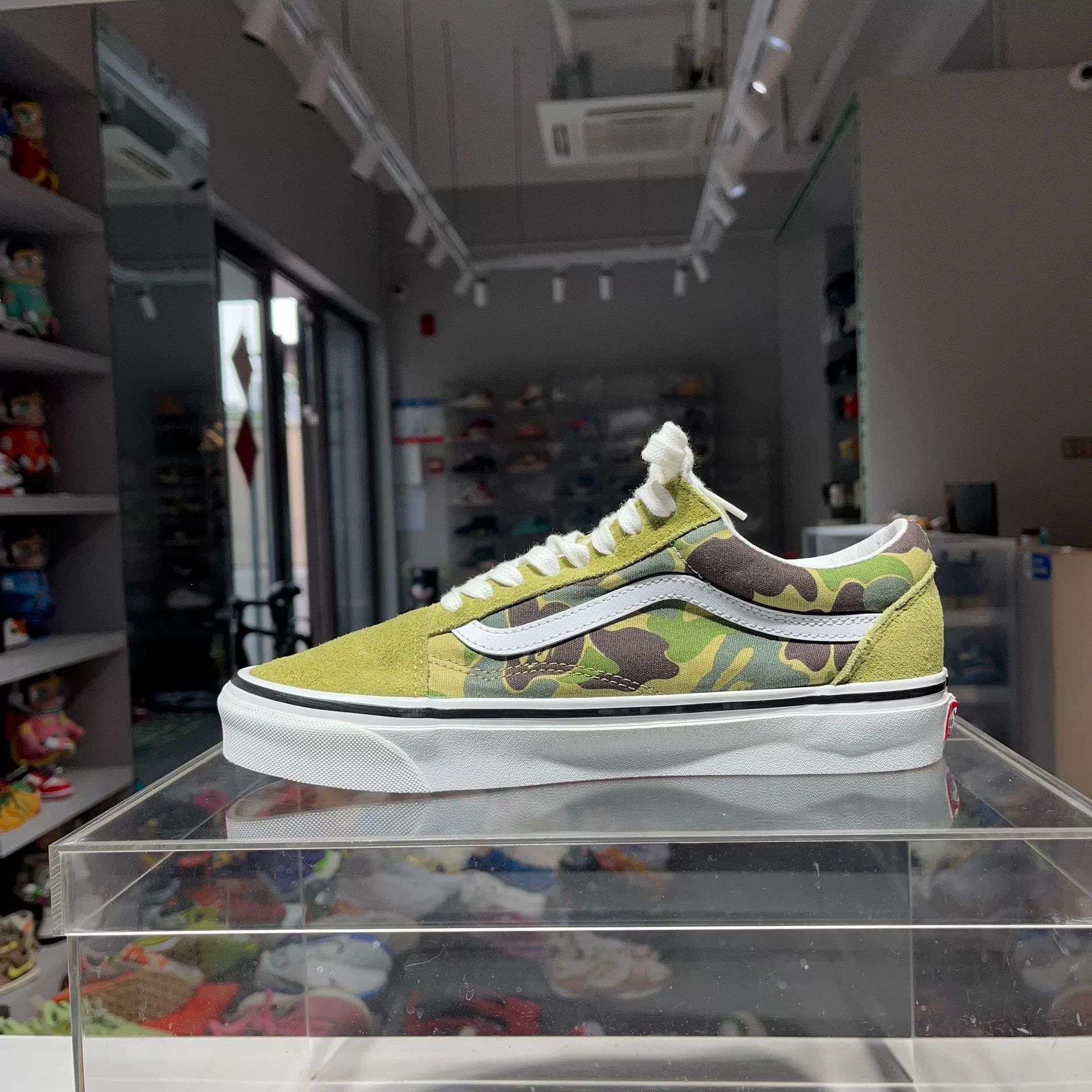 Vans Vans Collab Lowtop Sneakers 9.5 Men Size US 9.5 / EU 42-43 - 6 Thumbnail