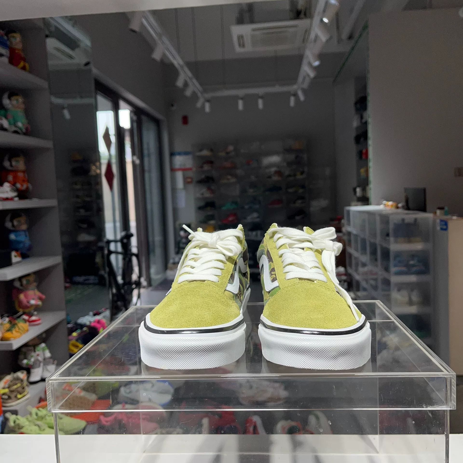 Vans Vans Collab Lowtop Sneakers 9.5 Men Size US 9.5 / EU 42-43 - 2 Thumbnail