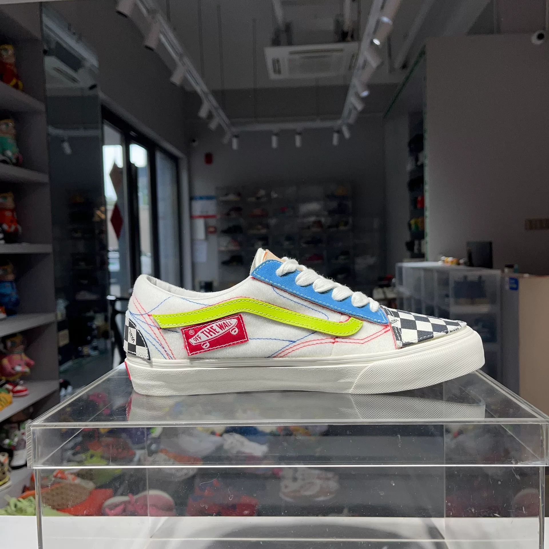 Vans Vans Lowtop Sneakers 9.5 Men Size US 9.5 / EU 42-43 - 3 Thumbnail