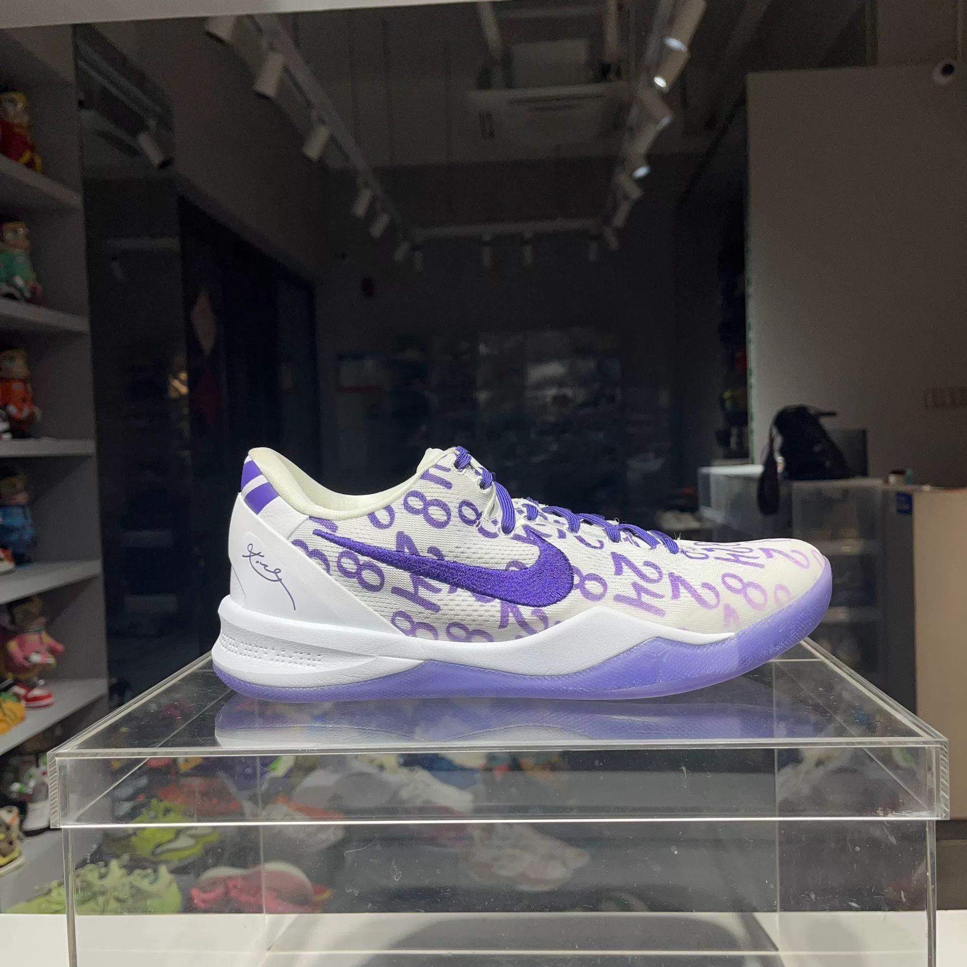 Nike Nike White Lowtop Sneakers 11.5 Men Size US 11.5 / EU 44-45 - 5 Thumbnail