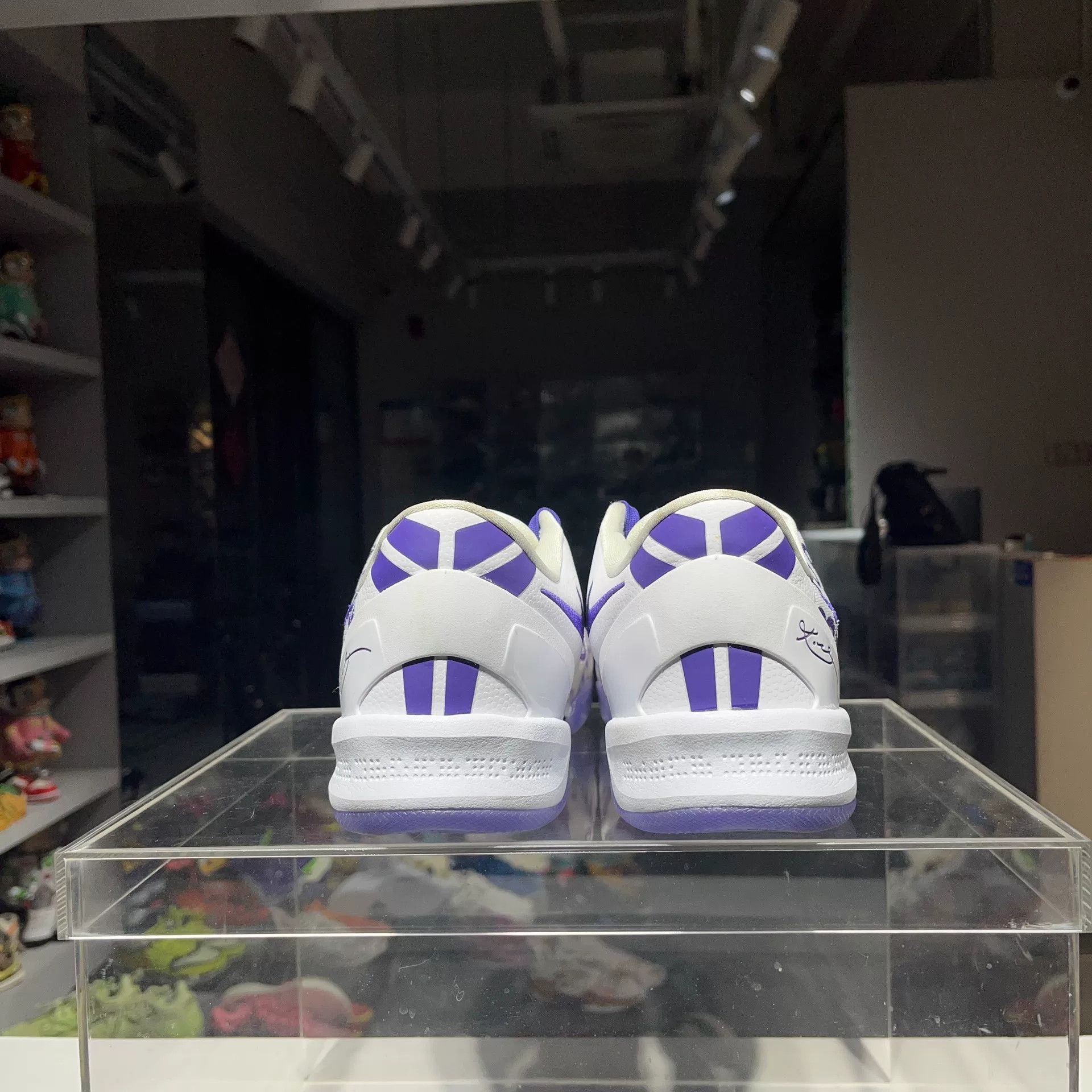 Nike Nike White Lowtop Sneakers 11.5 Men Size US 11.5 / EU 44-45 - 4 Thumbnail