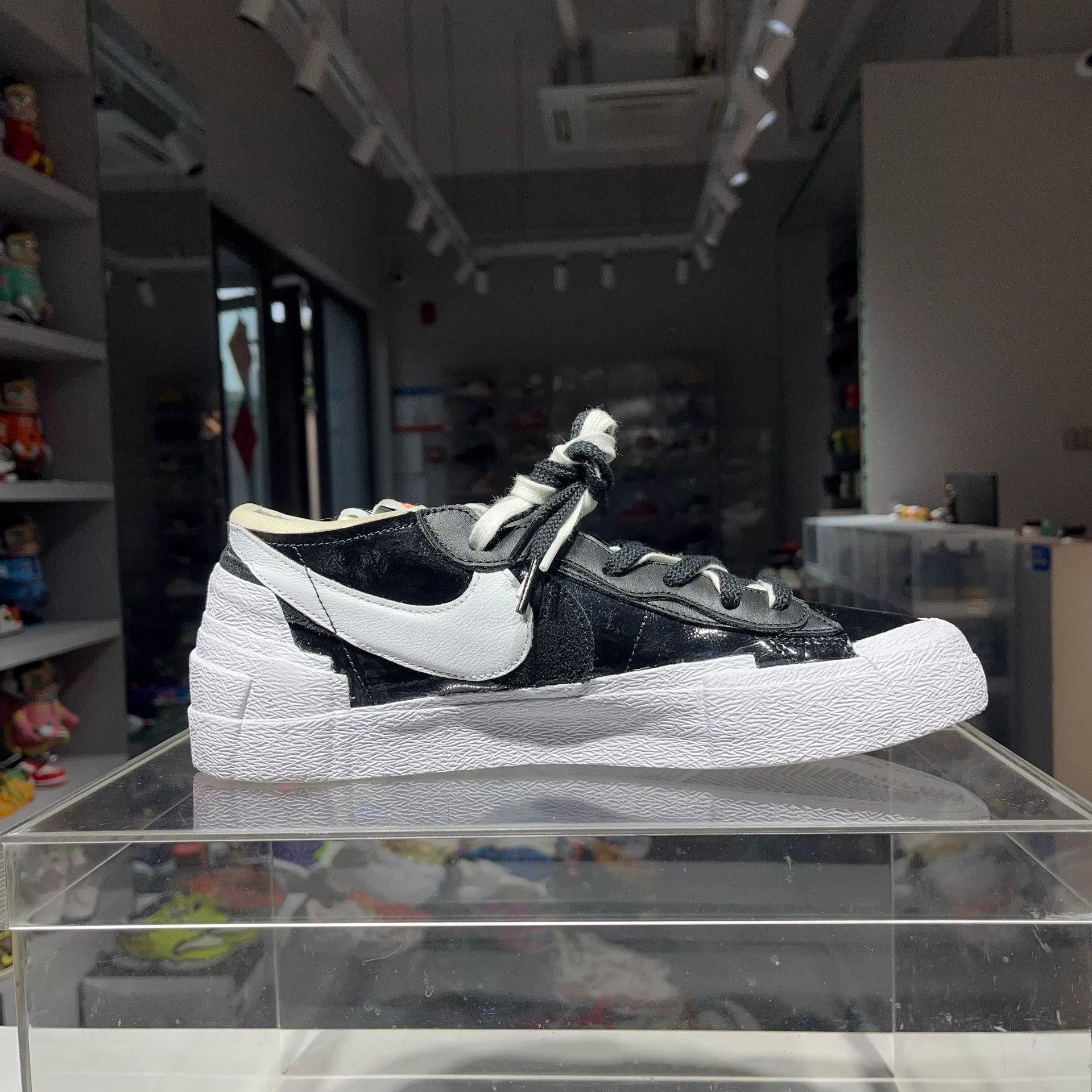 Sacai Sacai Black Lowtop Sneakers 43 Men Size US 10 / EU 43 - 3 Thumbnail