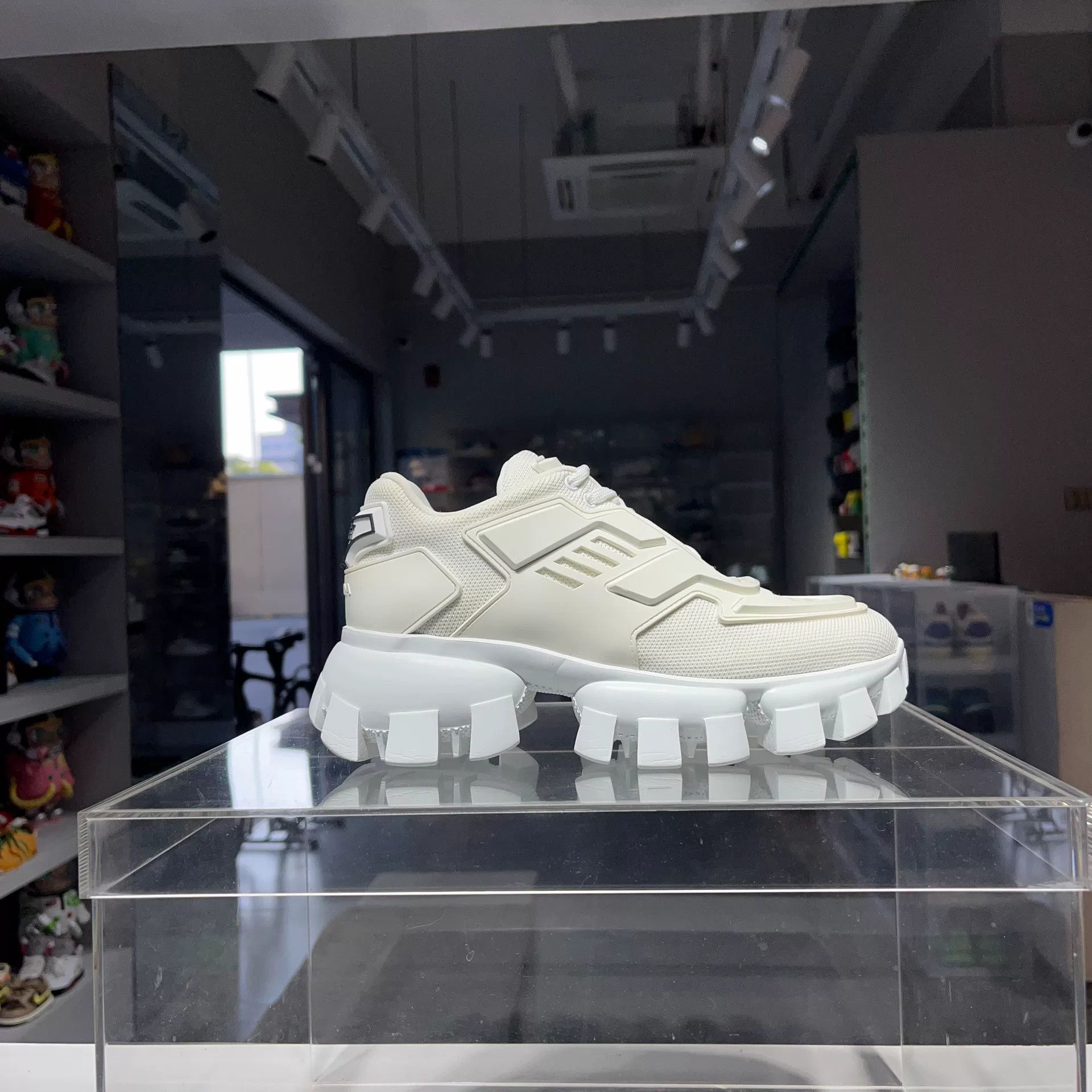 Prada Prada White Lowtop Sneakers it_34-5 Women Size US 4.5 / IT 34.5 - 5 Thumbnail