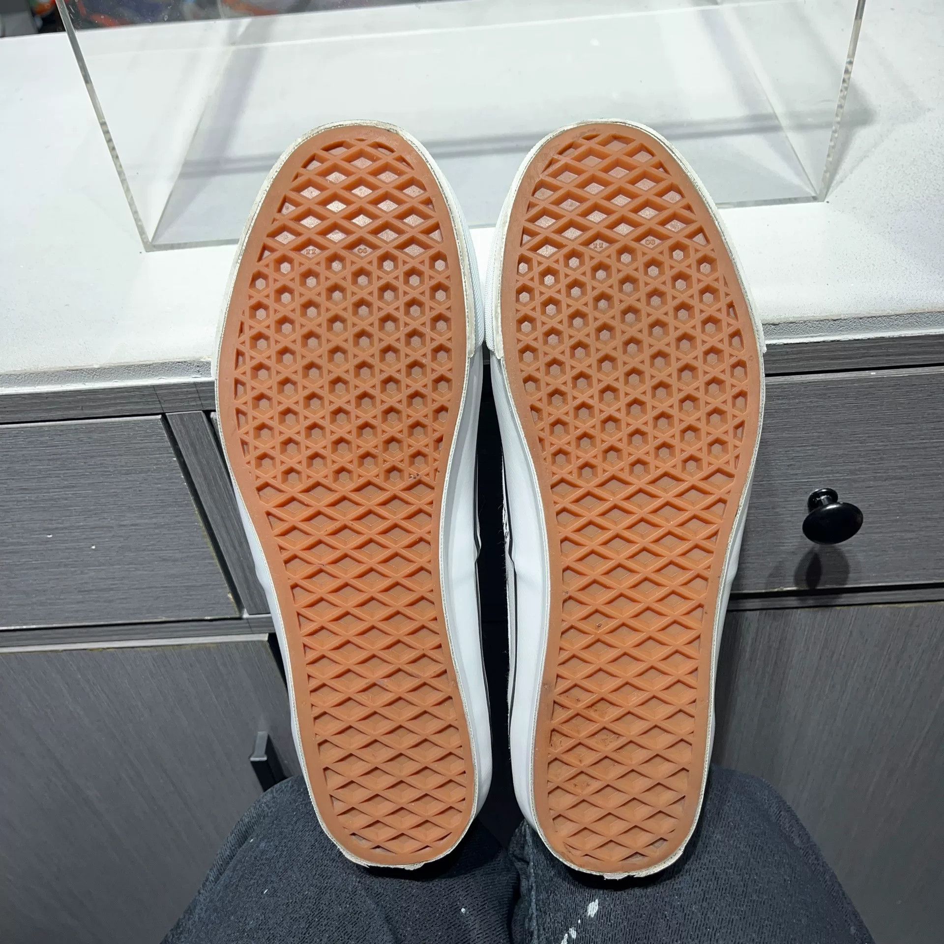 Vans Vans Lowtop Sneakers 9.5 Men Size US 9.5 / EU 42-43 - 7 Thumbnail
