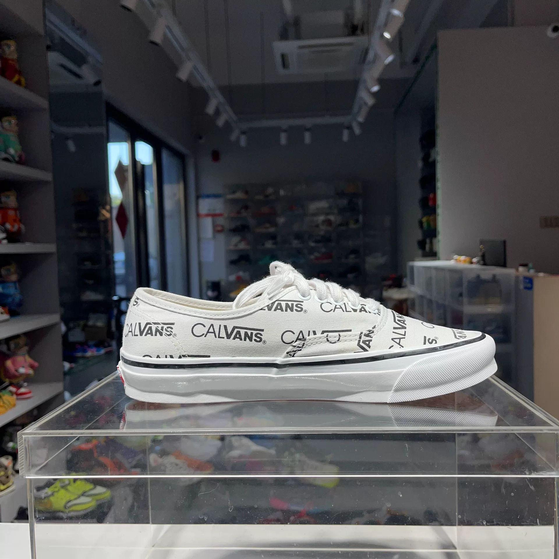 Vans Vans Lowtop Sneakers 9.5 Men Size US 9.5 / EU 42-43 - 3 Thumbnail