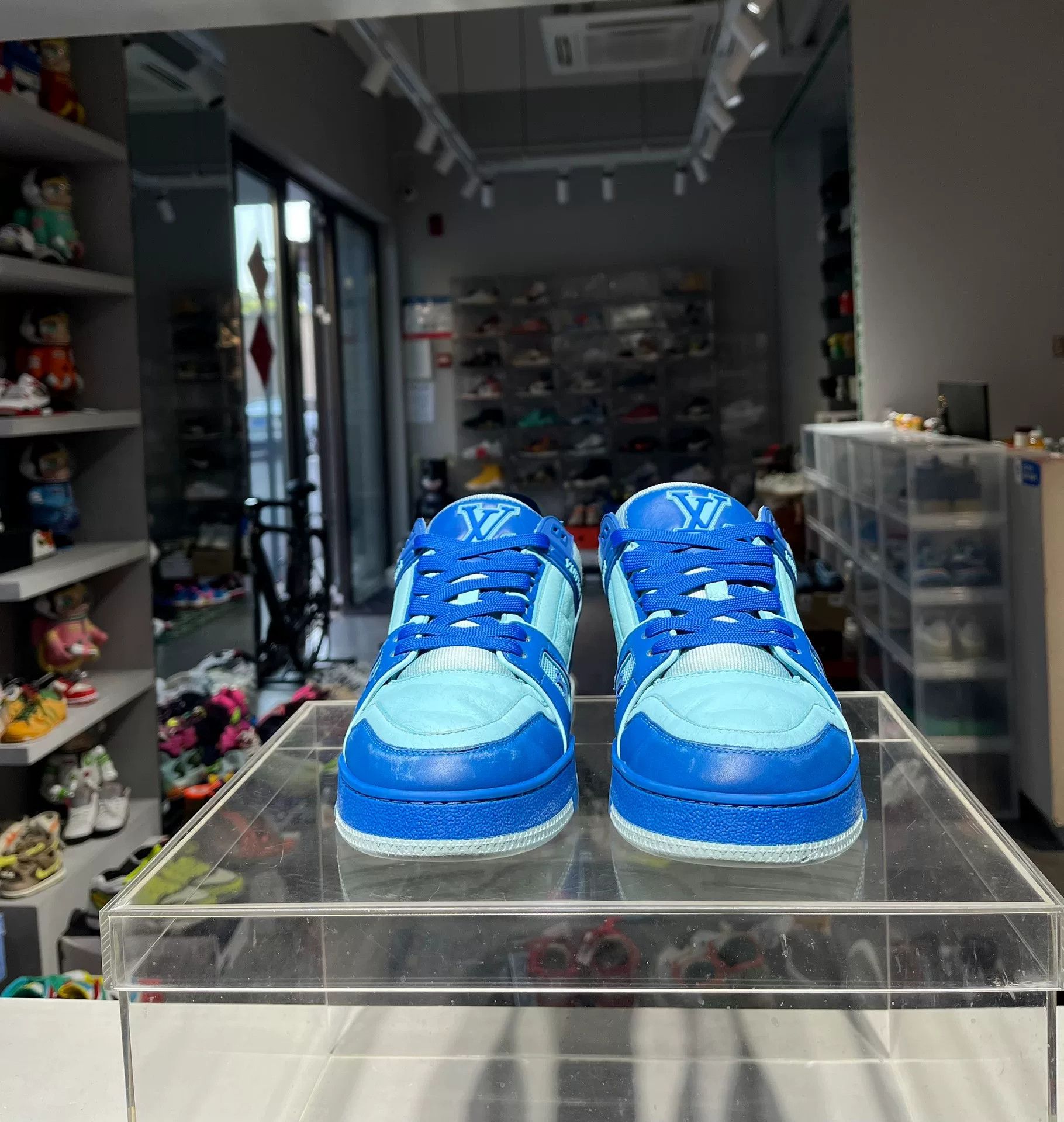 Louis Vuitton Louis Vuitton Training Blue Lowtop Sneakers 8 Men Size US 8 / EU 41 - 2 Thumbnail