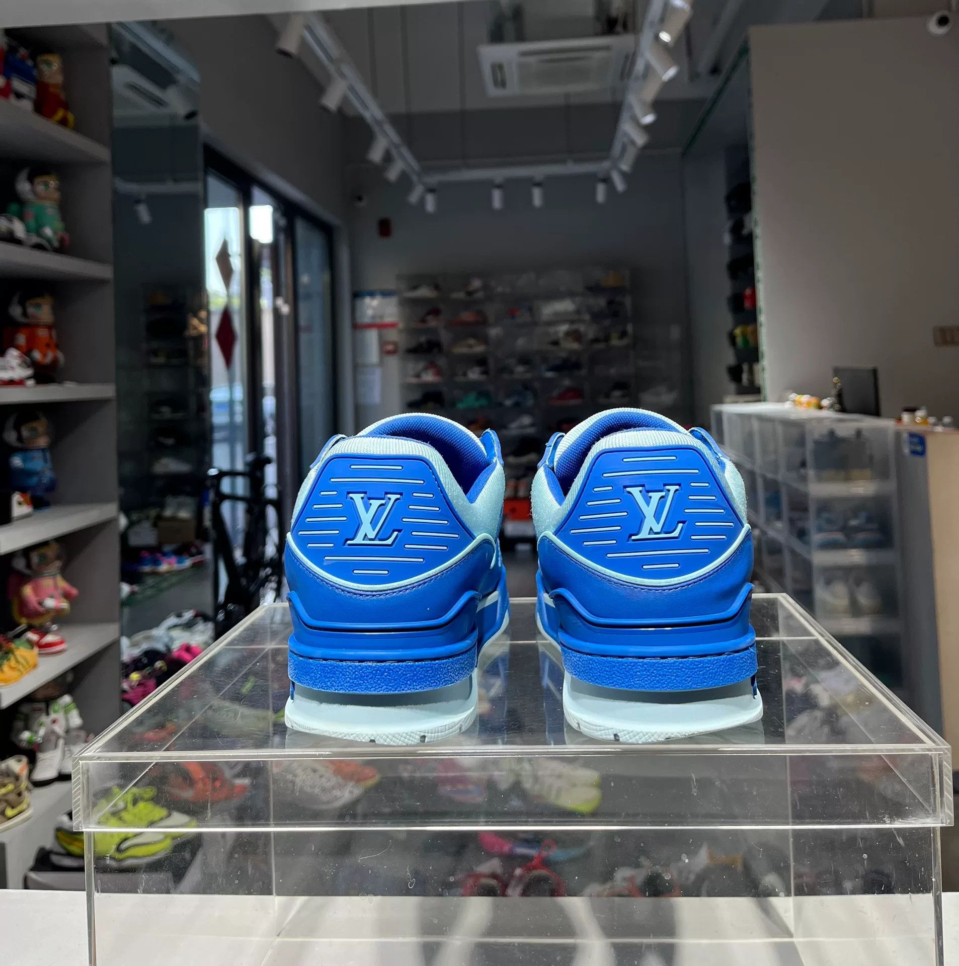 Louis Vuitton Louis Vuitton Training Blue Lowtop Sneakers 8 Men Size US 8 / EU 41 - 4 Thumbnail