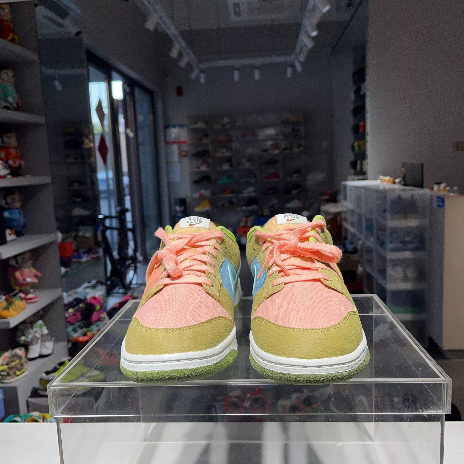 Nike Nike DUNK Pink Lowtop Sneakers 13 Men Size US 13 / EU 46 - 2 Thumbnail