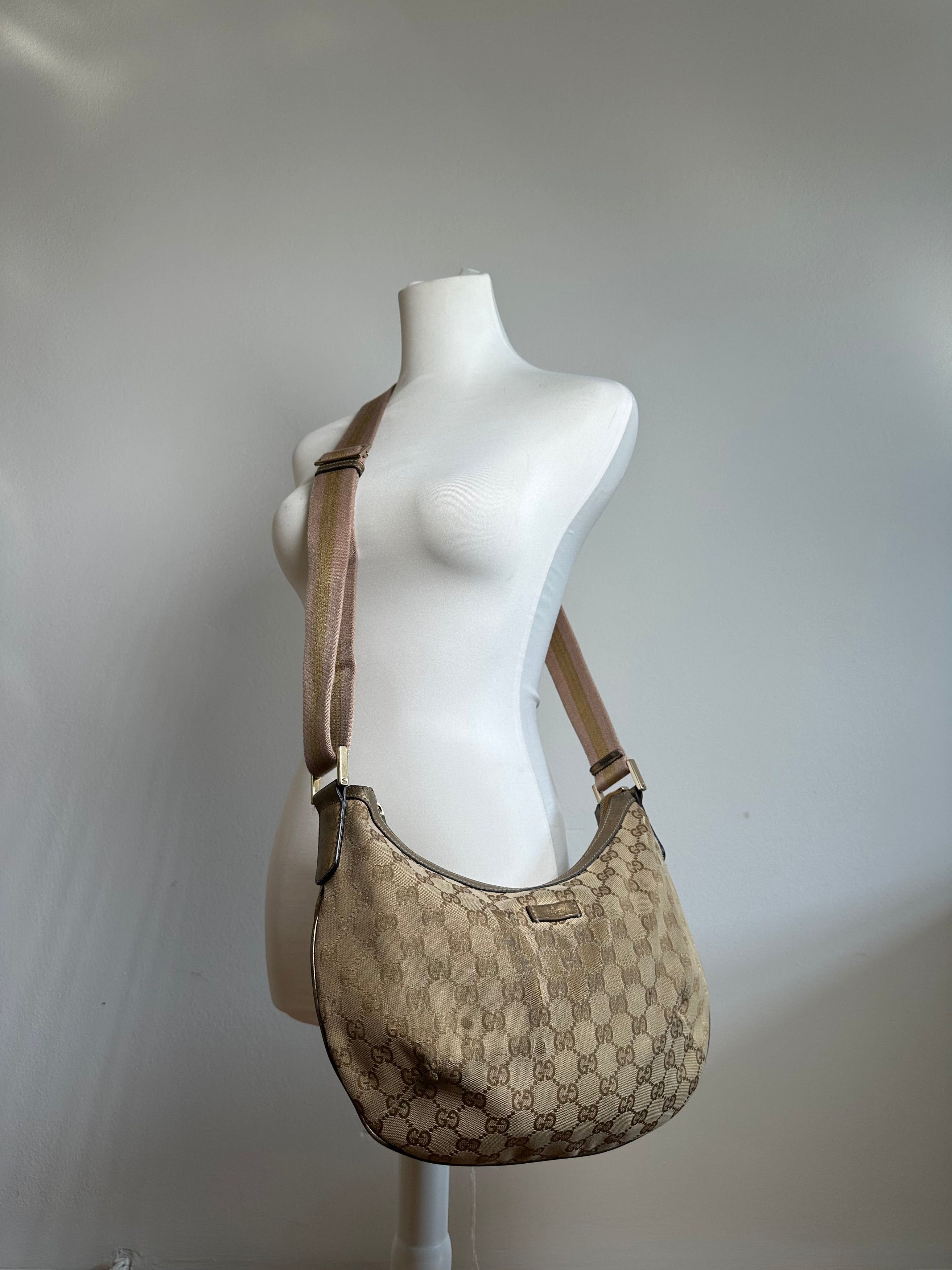 Gucci Vintage Croissant Canvas Monogram Multiway Bag Gold Beige Size ONE SIZE - 5 Thumbnail
