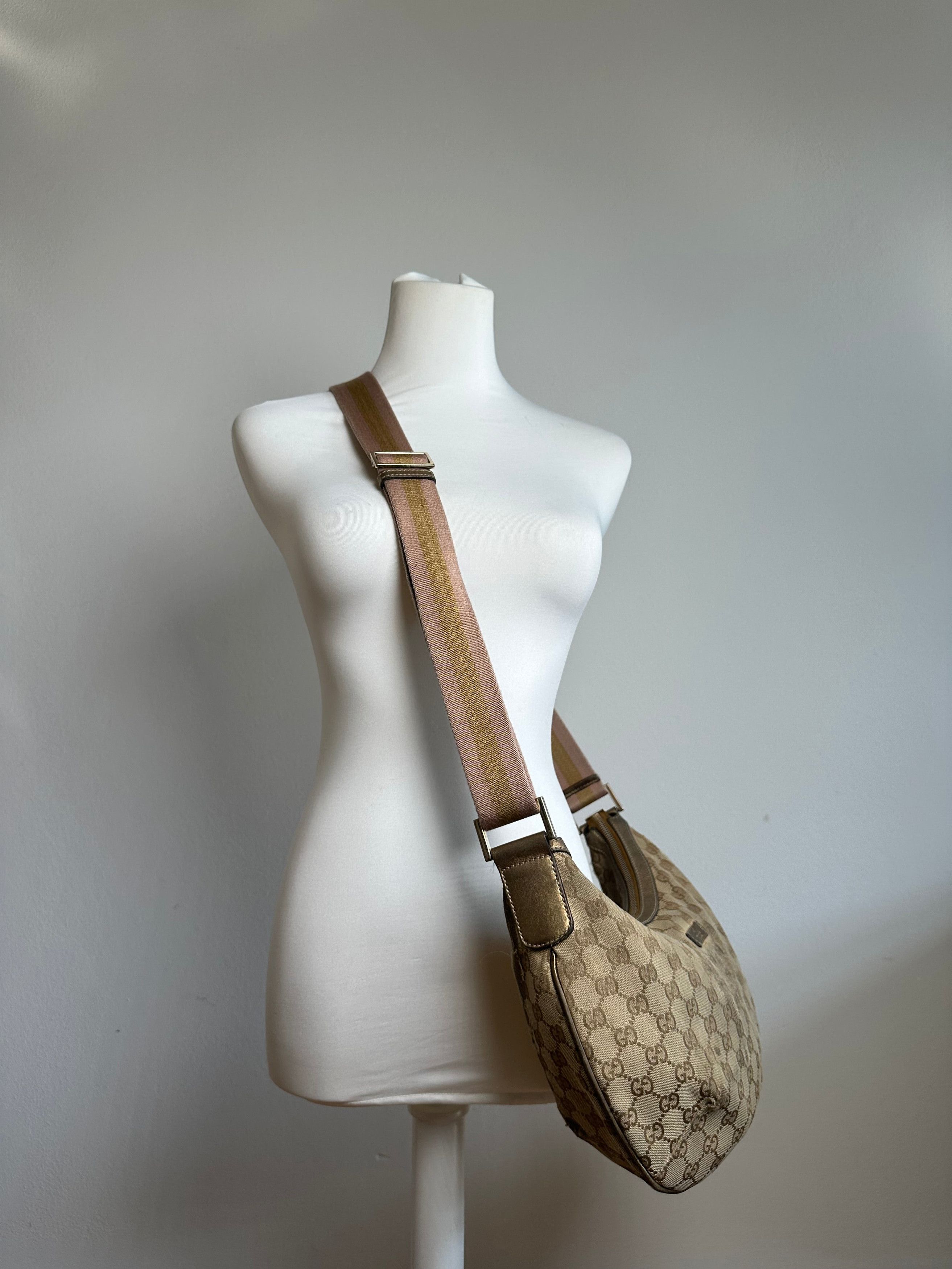 Gucci Vintage Croissant Canvas Monogram Multiway Bag Gold Beige Size ONE SIZE - 12 Thumbnail