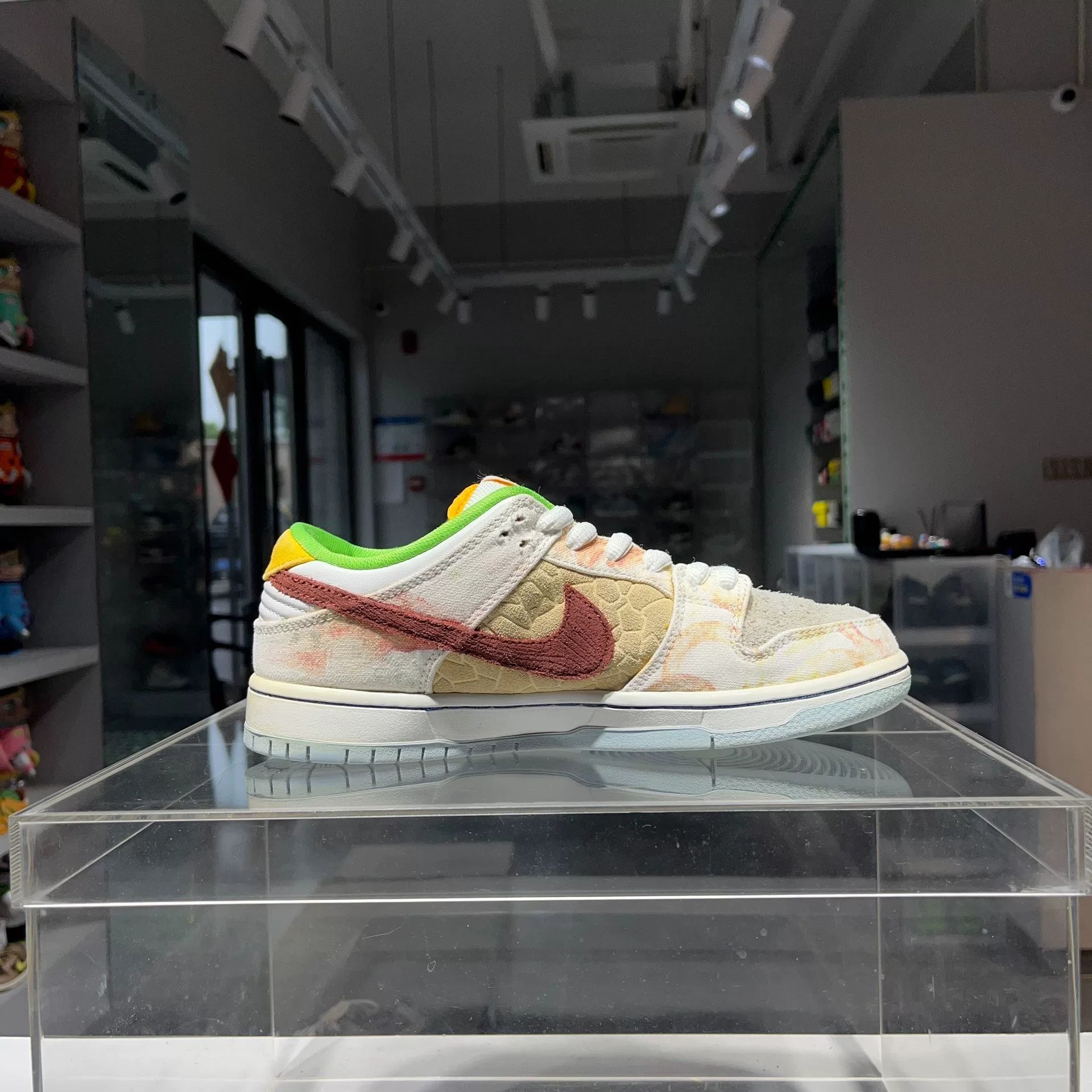 Nike Nike DUNK Lowtop Sneakers 5.5 Men Size US 5.5 / EU 38 - 4 Thumbnail
