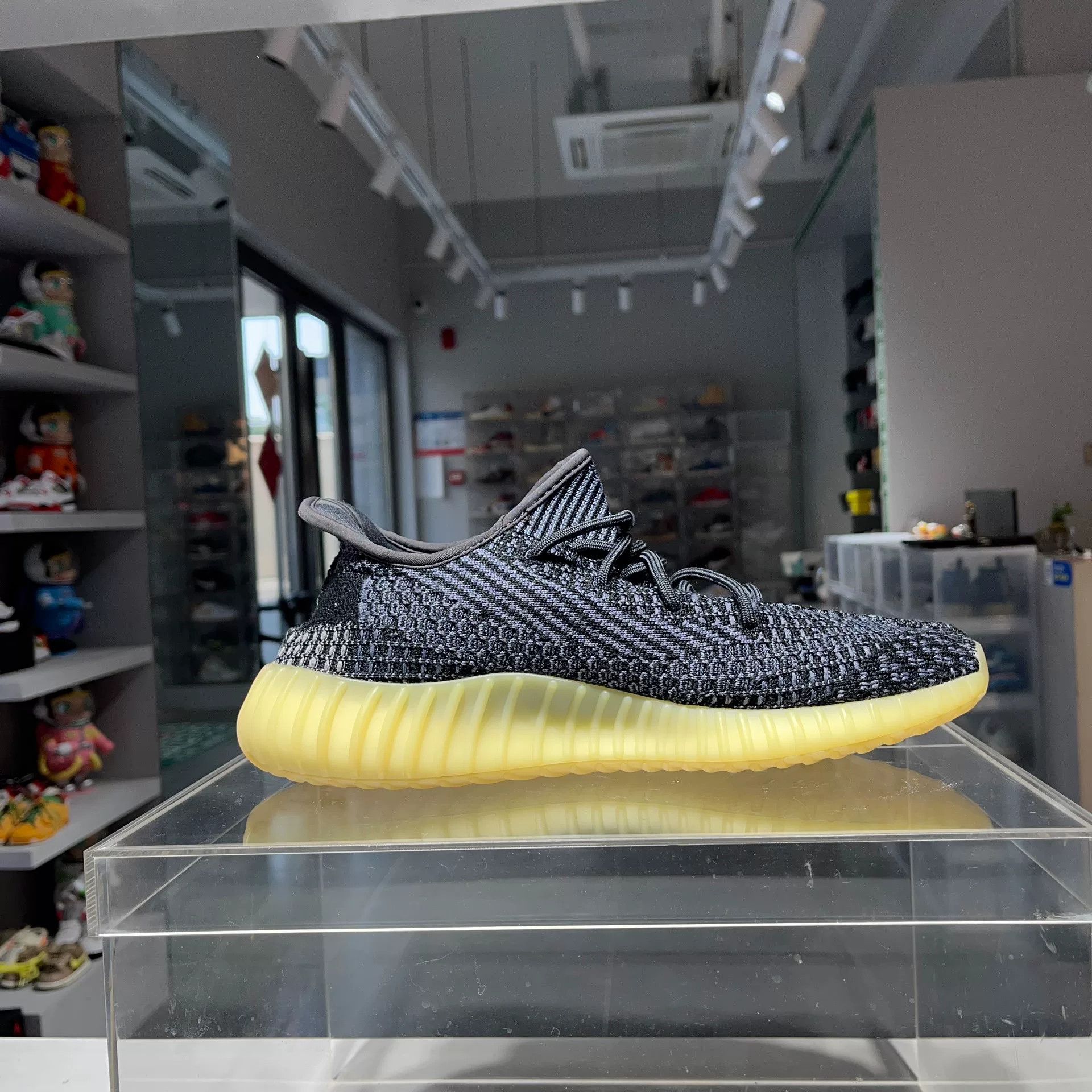 Yeezy Yeezy Black Lowtop Sneakers 45 Men Size US 11.5 / EU 44-45 - 4 Thumbnail