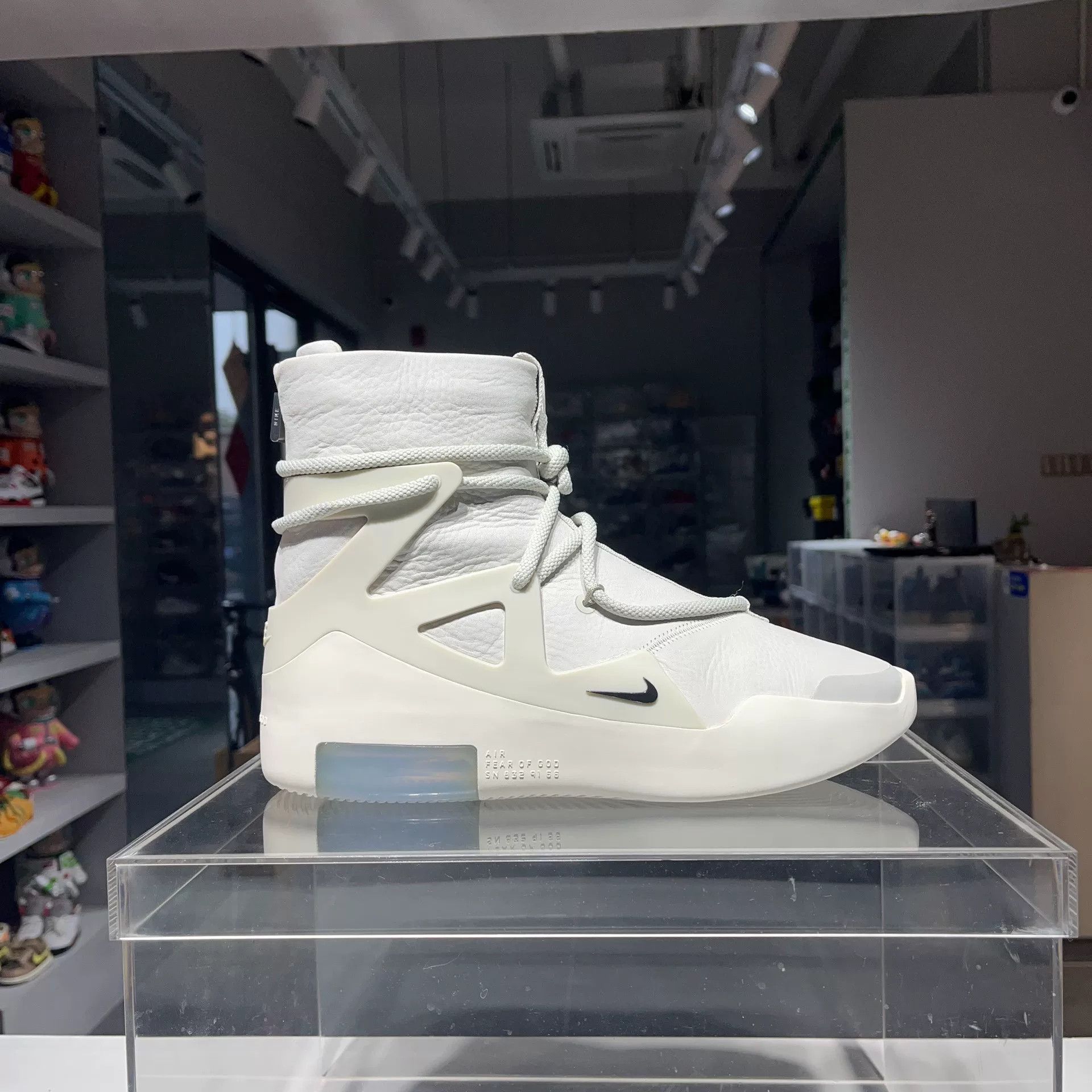 Fear of God Fear of God Retro White Lowtop Sneakers 9 Men Size US 9 / EU 42 - 4 Thumbnail