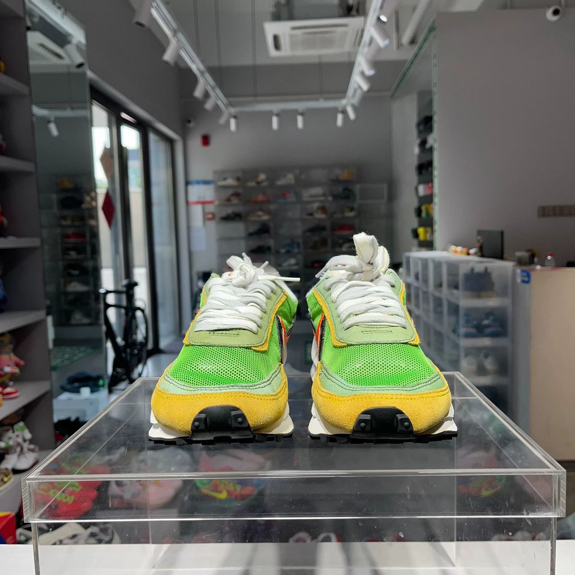 Sacai Sacai Yellow Lowtop Sneakers 10 Men Size US 10 / EU 43 - 2 Thumbnail