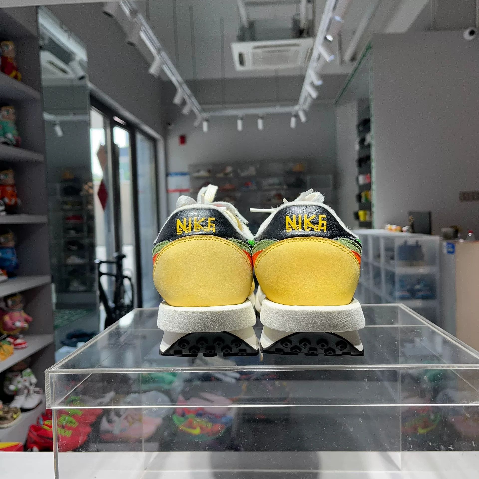 Sacai Sacai Yellow Lowtop Sneakers 10 Men Size US 10 / EU 43 - 4 Thumbnail