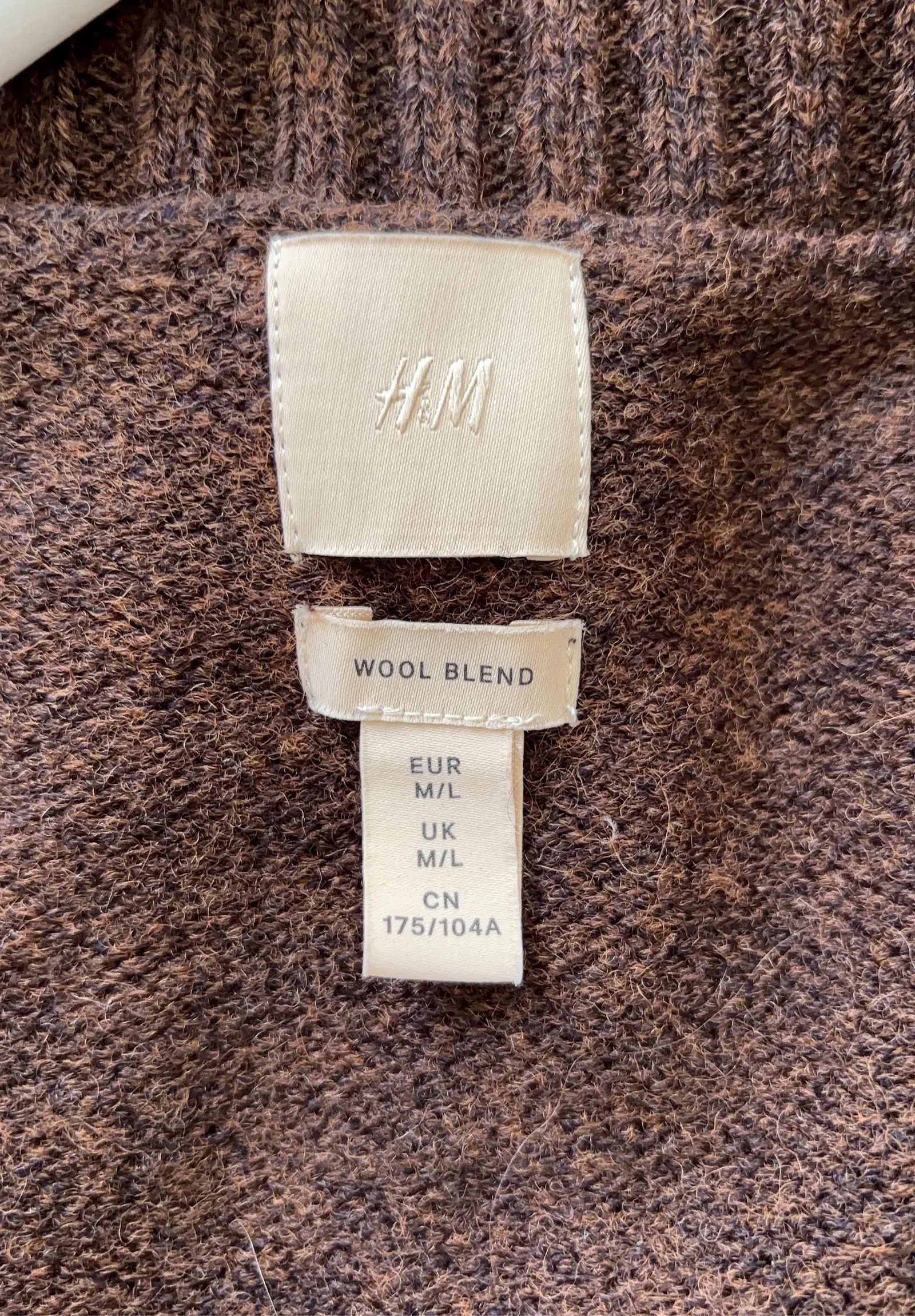 H&M H&M Premium Cardigan Size L / US 10 / IT 46 - 2 Thumbnail