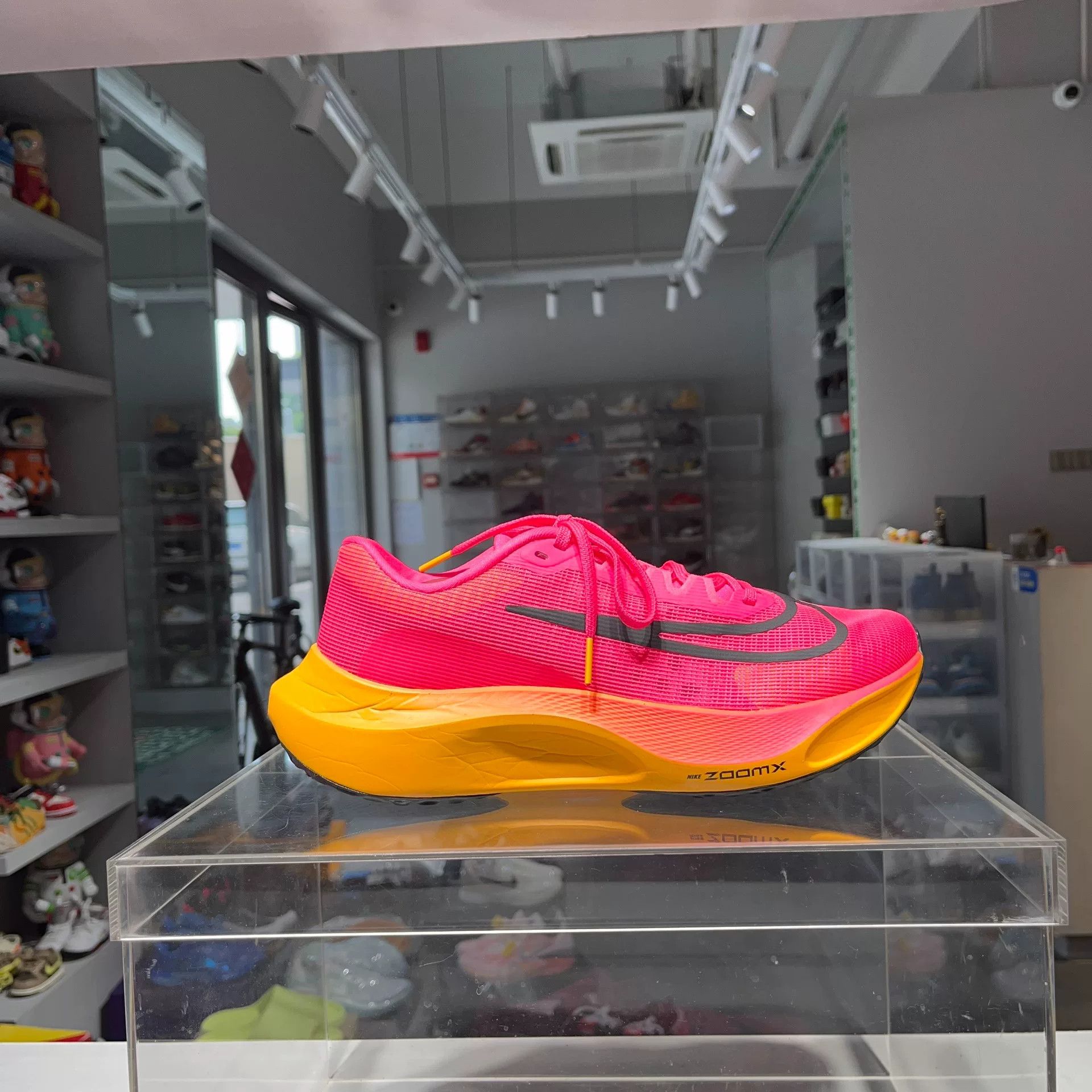 Nike Nike ZOOM Pink Lowtop Sneakers 9 Men Size US 9 / EU 42 - 5 Thumbnail