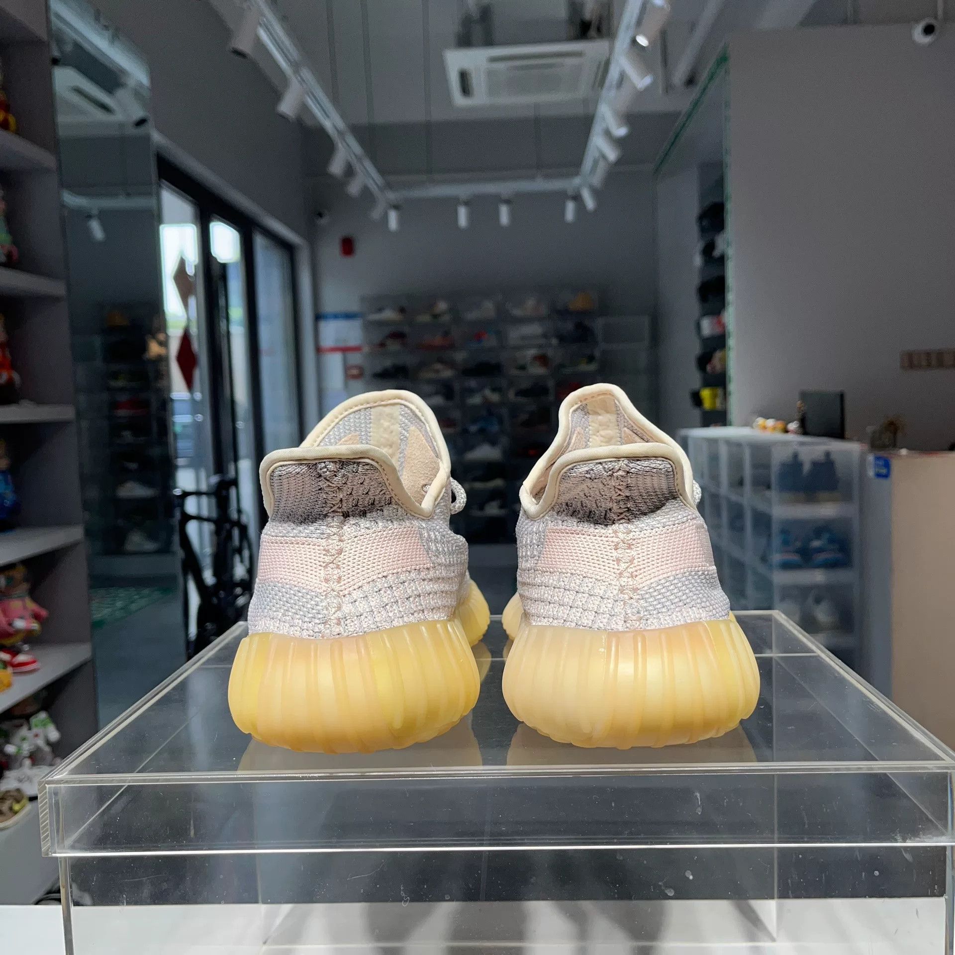 Adidas Adidas YEEZY Pink Lowtop Sneakers 9.5 Men Size US 9.5 / EU 42-43 - 4 Thumbnail