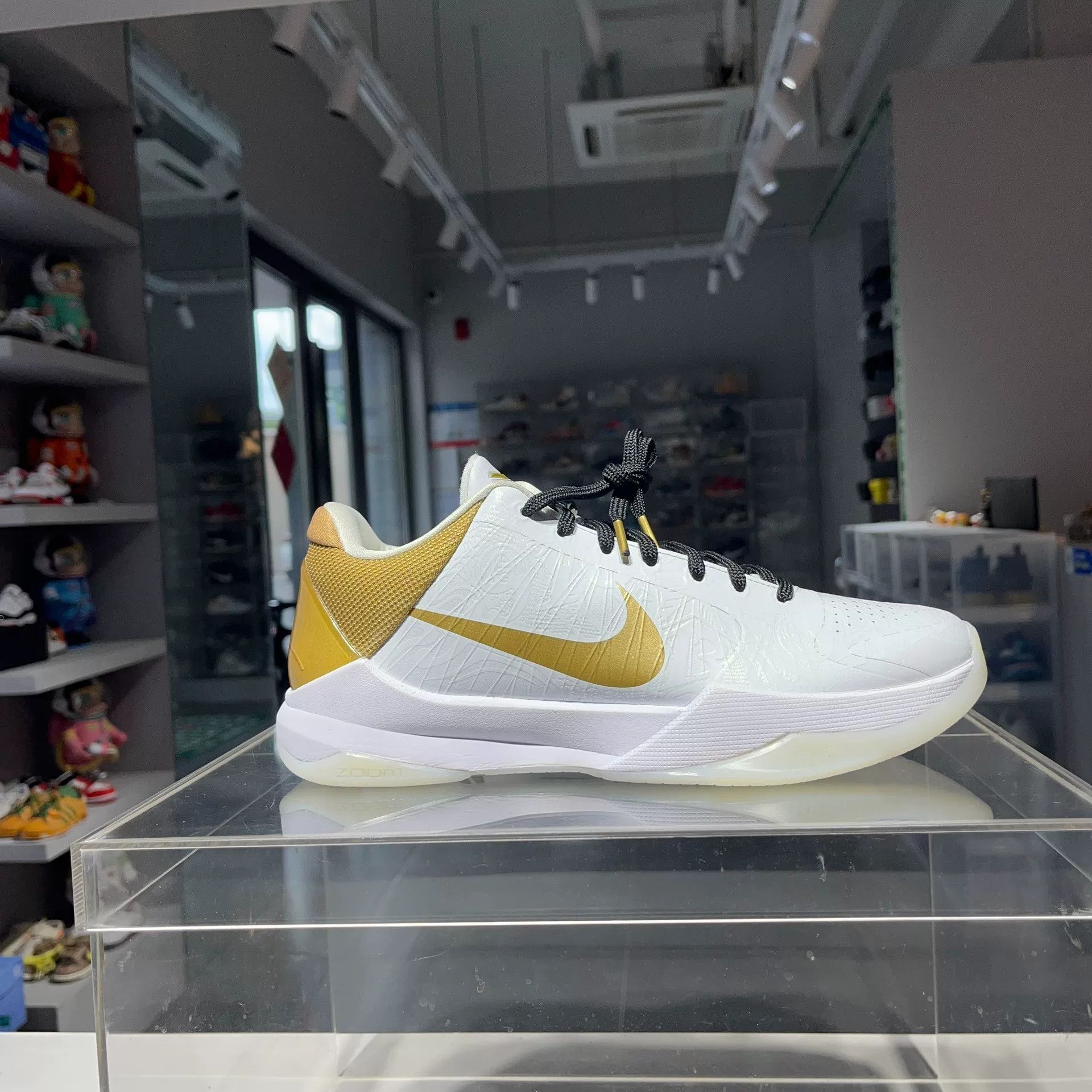 Nike Nike White Lowtop Sneakers 9 Men Size US 9 / EU 42 - 5 Thumbnail