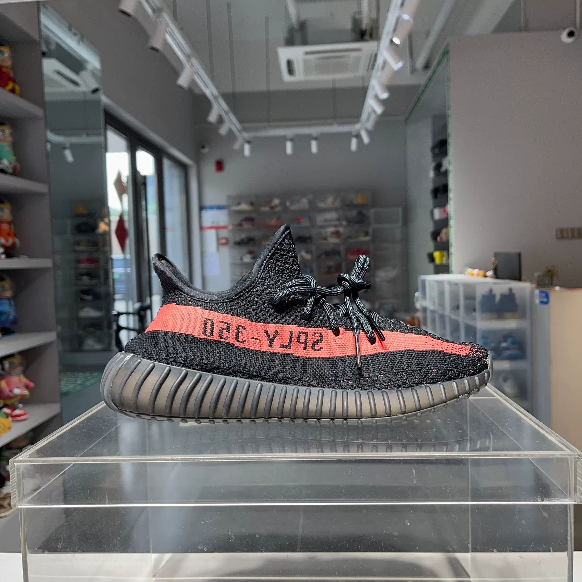 Adidas Adidas YEEZY Pink Lowtop Sneakers 9.5 Men Size US 9.5 / EU 42-43 - 5 Thumbnail