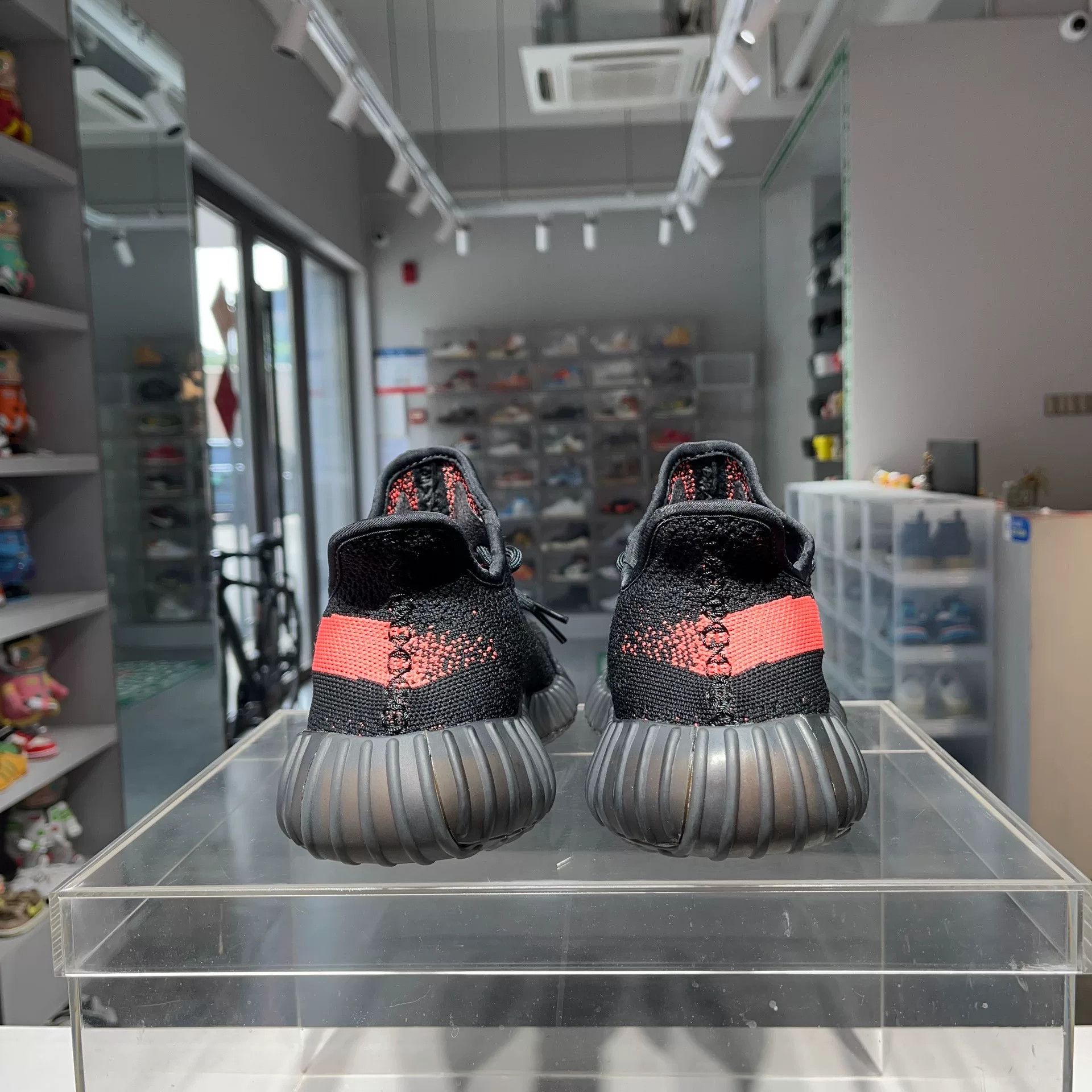Adidas Adidas YEEZY Pink Lowtop Sneakers 9.5 Men Size US 9.5 / EU 42-43 - 4 Thumbnail
