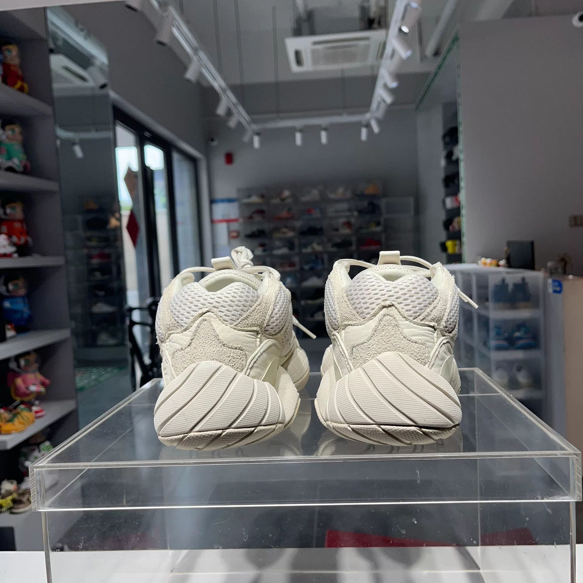 Adidas Adidas YEEZY Lowtop Sneakers 9 Men Size US 9 / EU 42 - 3 Thumbnail