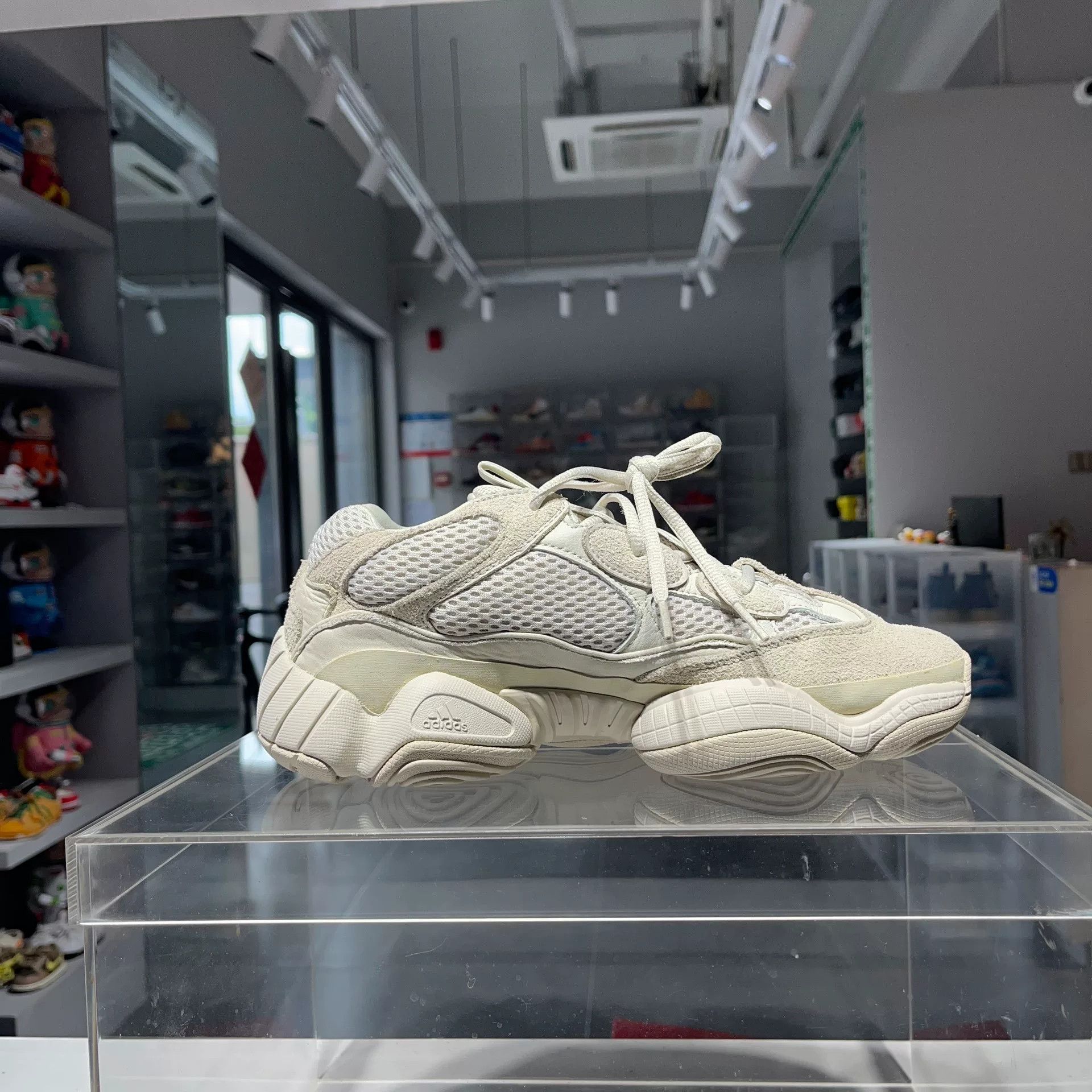 Adidas Adidas YEEZY Lowtop Sneakers 9 Men Size US 9 / EU 42 - 4 Thumbnail