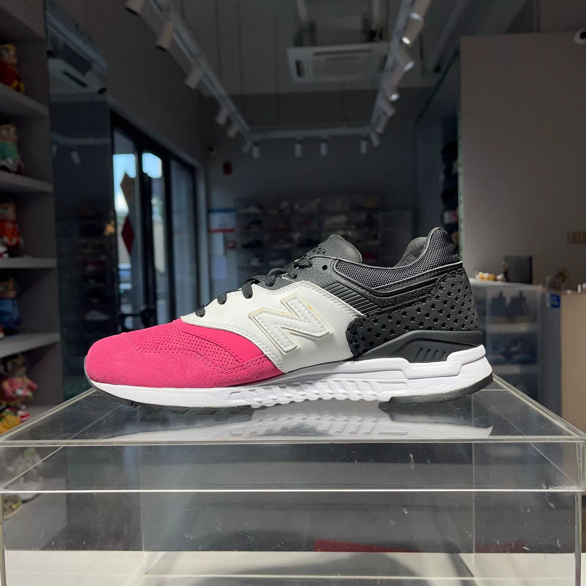 New Balance New Balance Pink Lowtop Sneakers us_12 Women Size US 12 / IT 42 - 6 Thumbnail