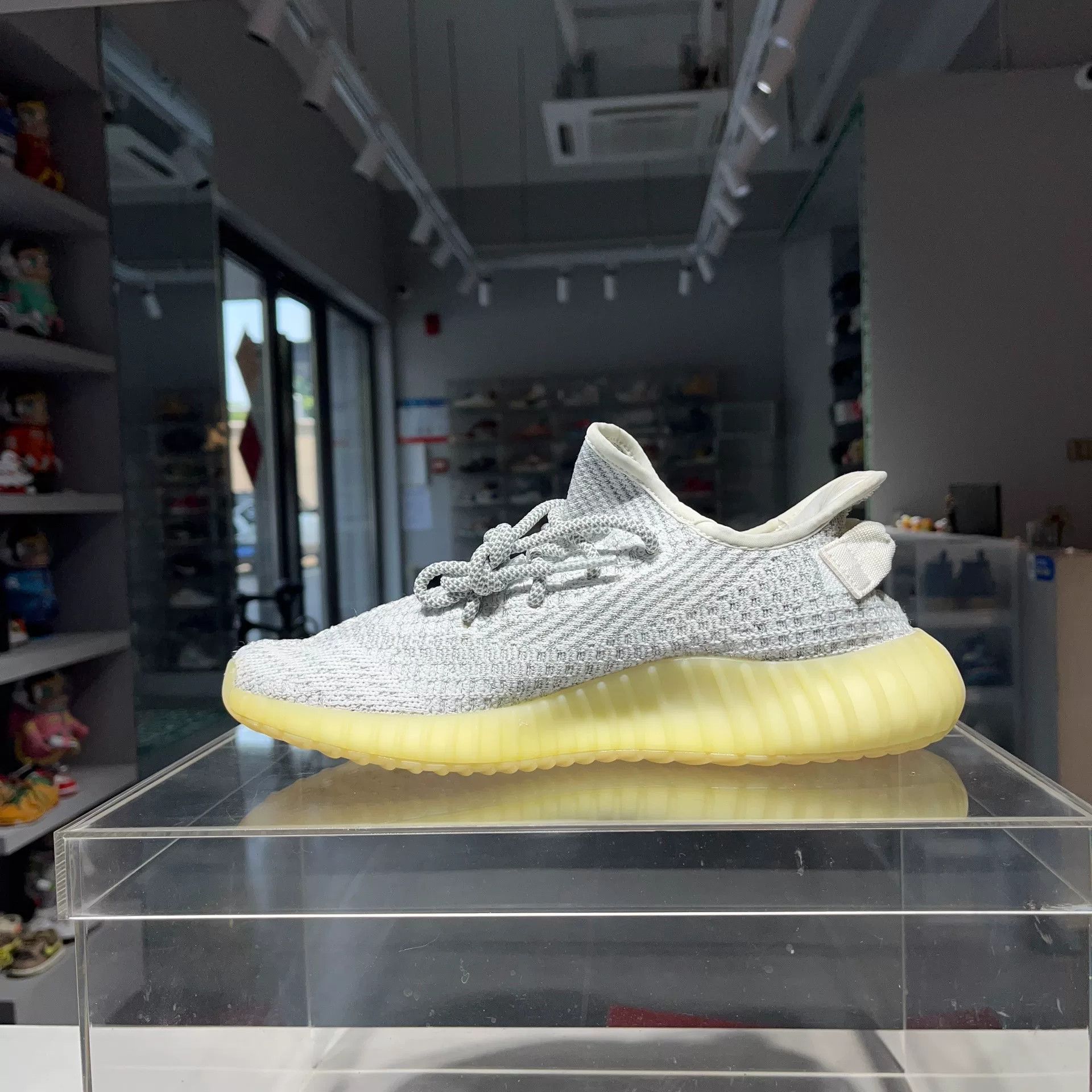 Adidas Adidas YEEZY White Lowtop Sneakers 9.5 Men Size US 9.5 / EU 42-43 - 7 Thumbnail