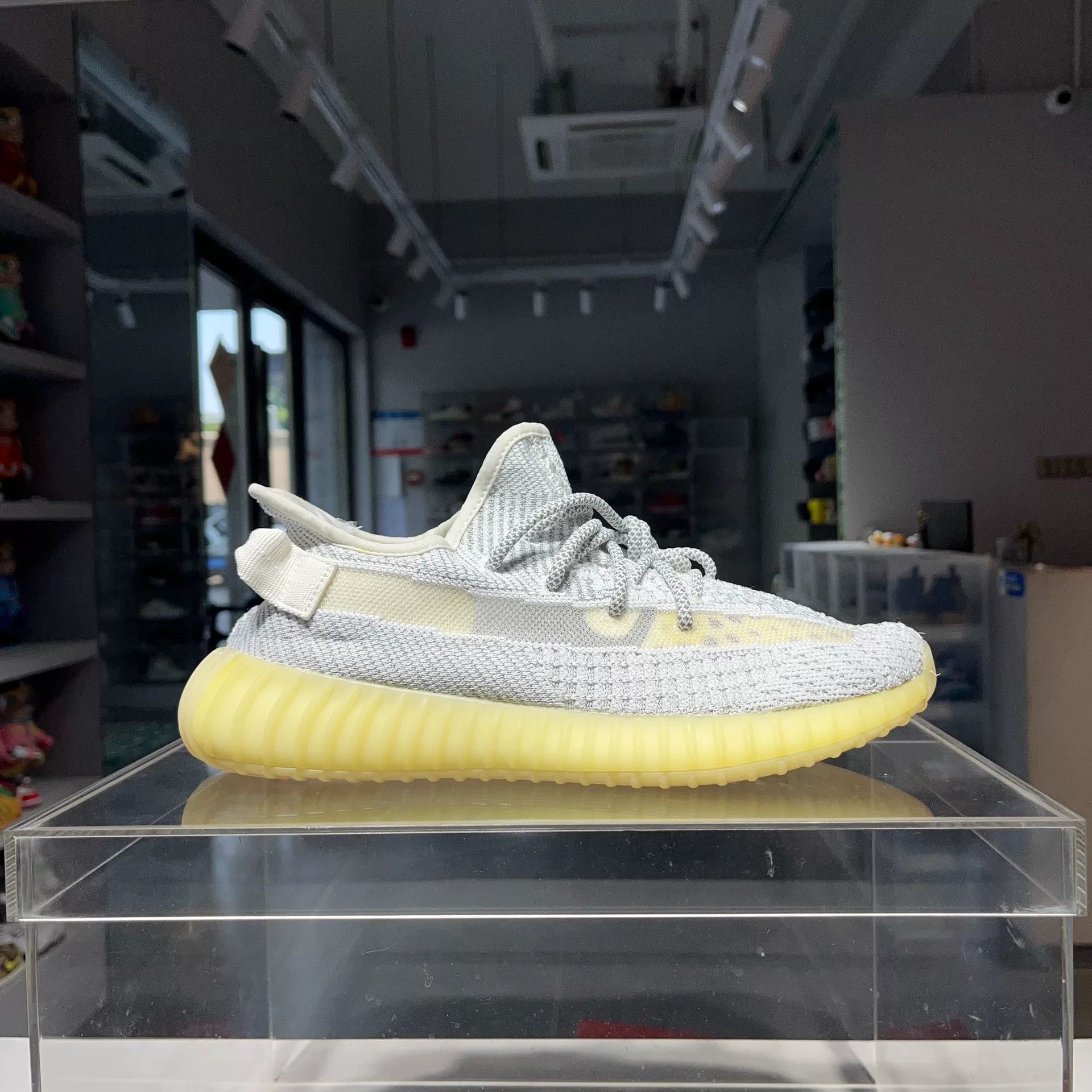 Adidas Adidas YEEZY White Lowtop Sneakers 9.5 Men Size US 9.5 / EU 42-43 - 6 Thumbnail