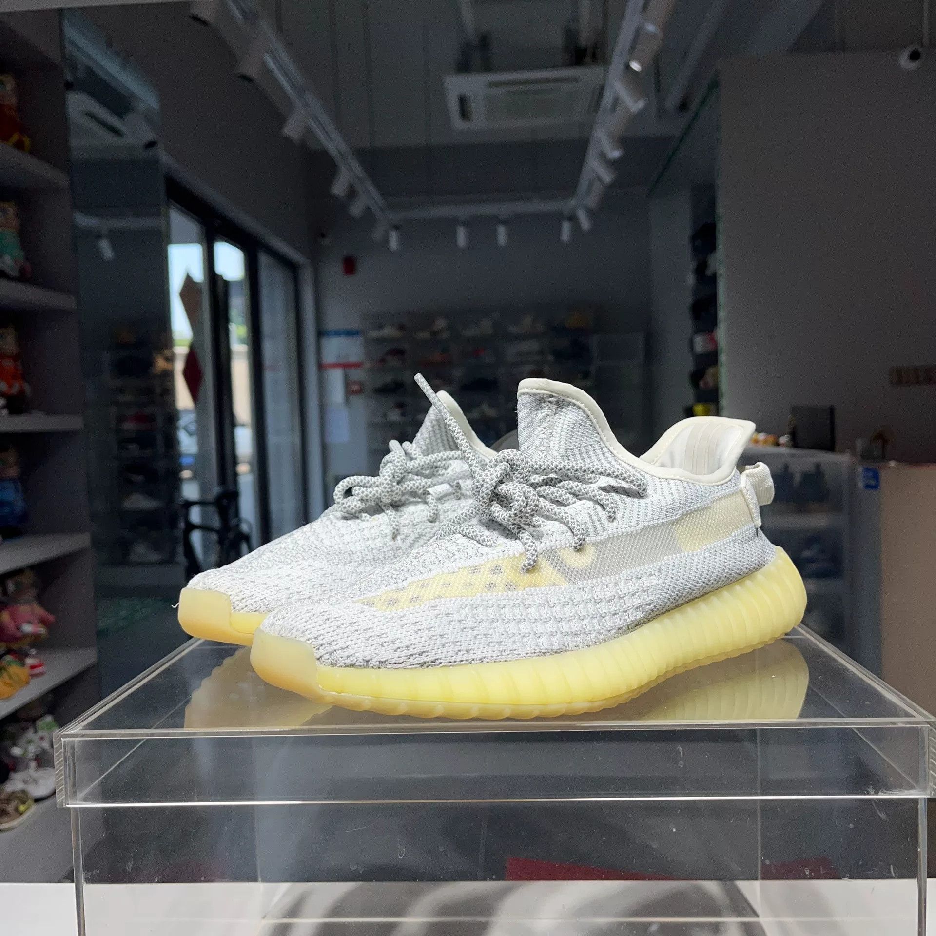 Adidas Adidas YEEZY White Lowtop Sneakers 9.5 Men Size US 9.5 / EU 42-43 - 2 Thumbnail