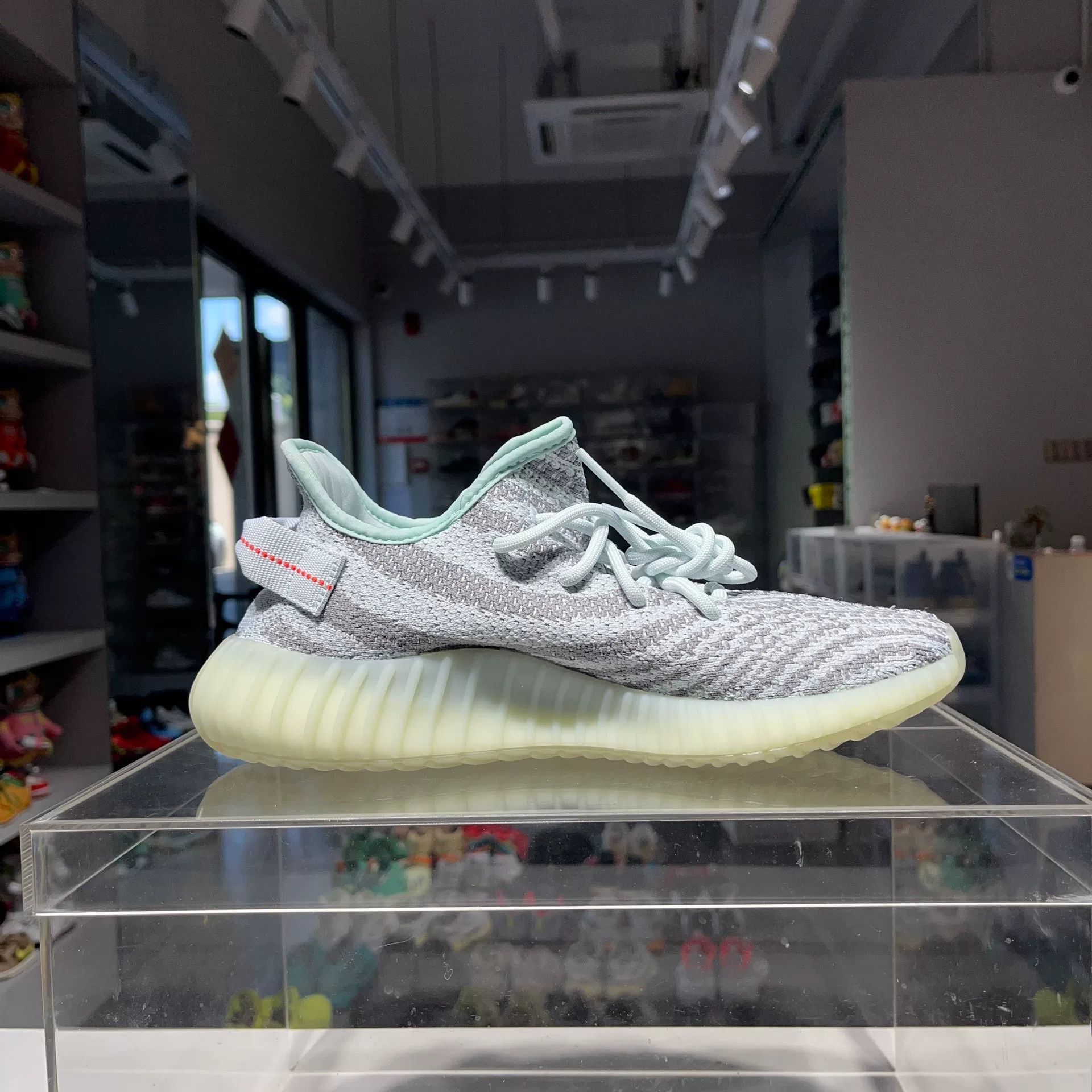 Adidas Adidas YEEZY Blue Lowtop Sneakers 9 Men Size US 9 / EU 42 - 4 Thumbnail