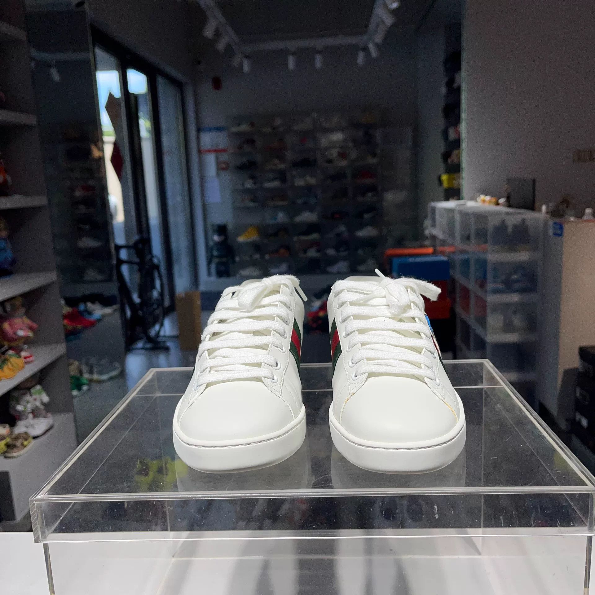 Gucci Gucci Lowtop Sneakers us_7-5 Women Size US 7.5 / IT 37.5 - 2 Thumbnail