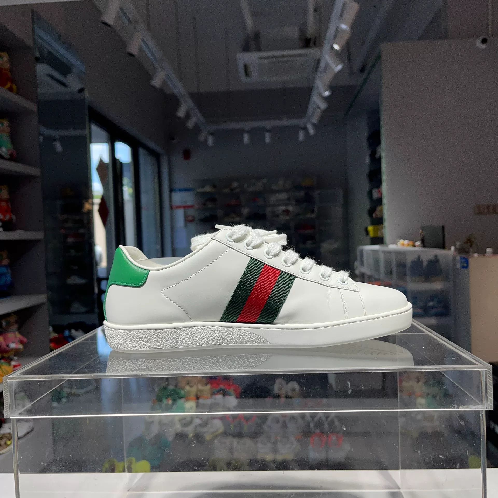 Gucci Gucci Lowtop Sneakers us_7-5 Women Size US 7.5 / IT 37.5 - 4 Thumbnail