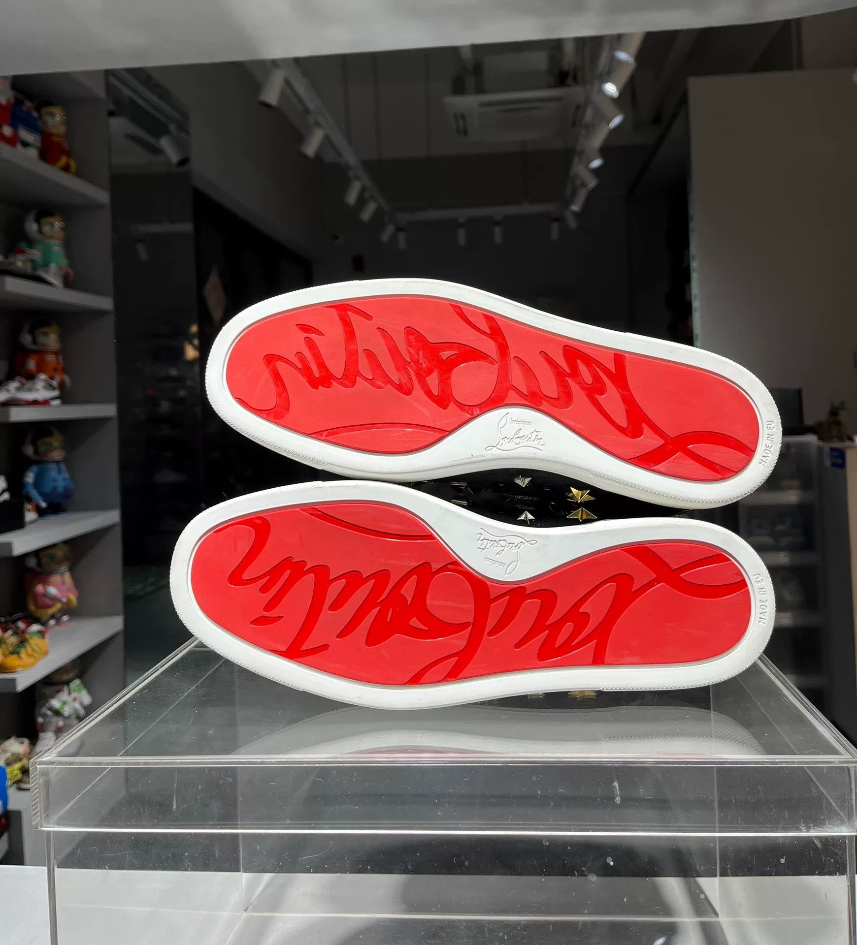 Christian Louboutin Christian Louboutin Embroidered Red Hitop Sneakers 9 Men Size US 9 / EU 42 - 7 Thumbnail