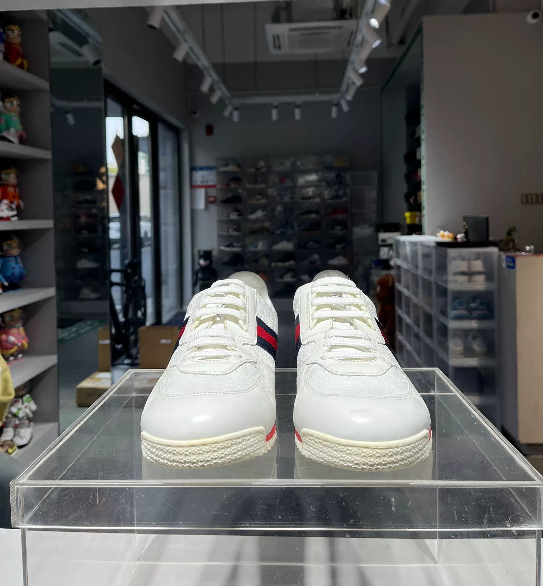 Gucci Gucci Printed White Lowtop Sneakers 11 Men Size US 11 / EU 44 - 2 Thumbnail