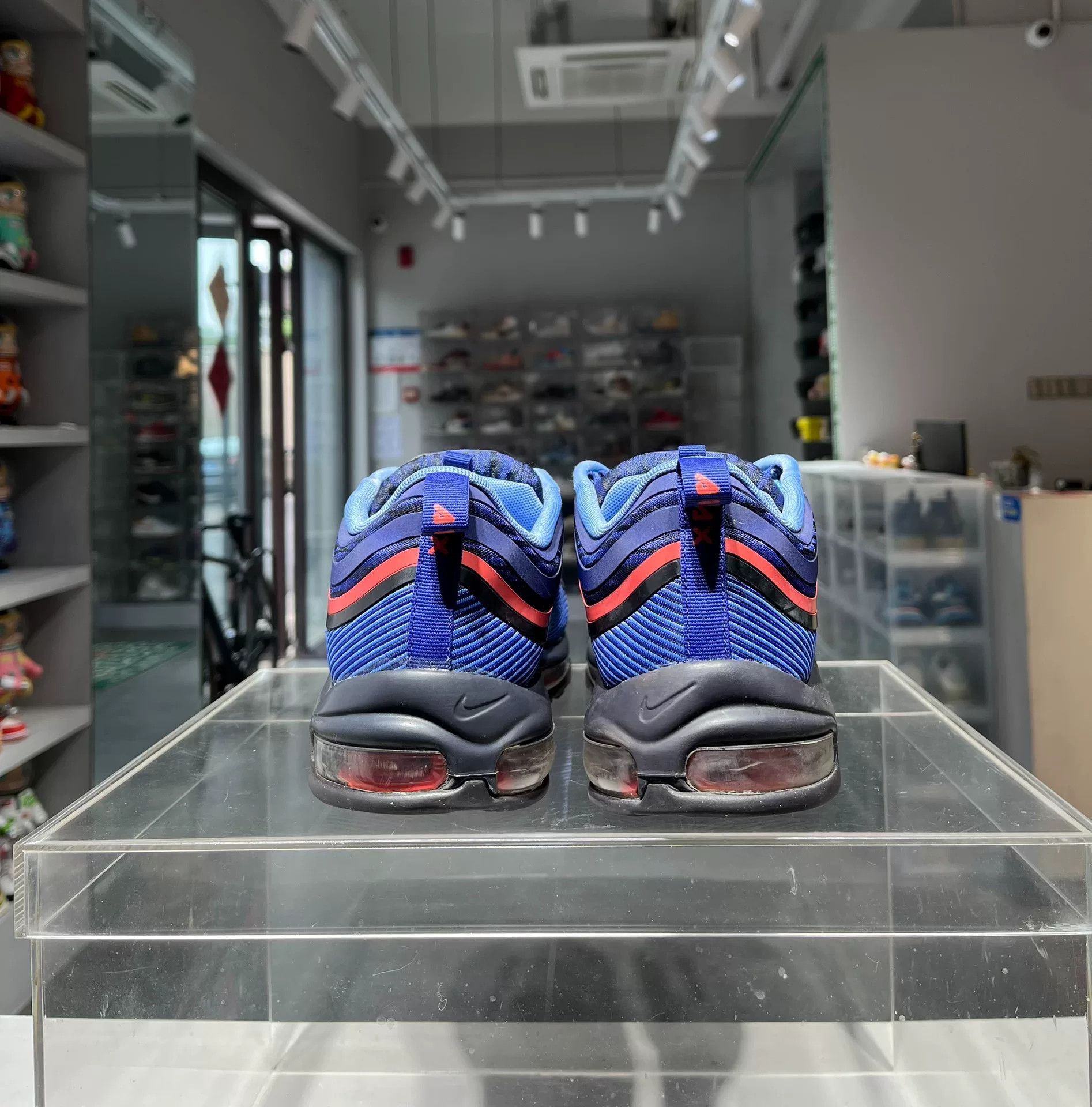 Nike Nike AIR MAX Blue Lowtop Sneakers 11.5 Men Size US 11.5 / EU 44-45 - 4 Thumbnail