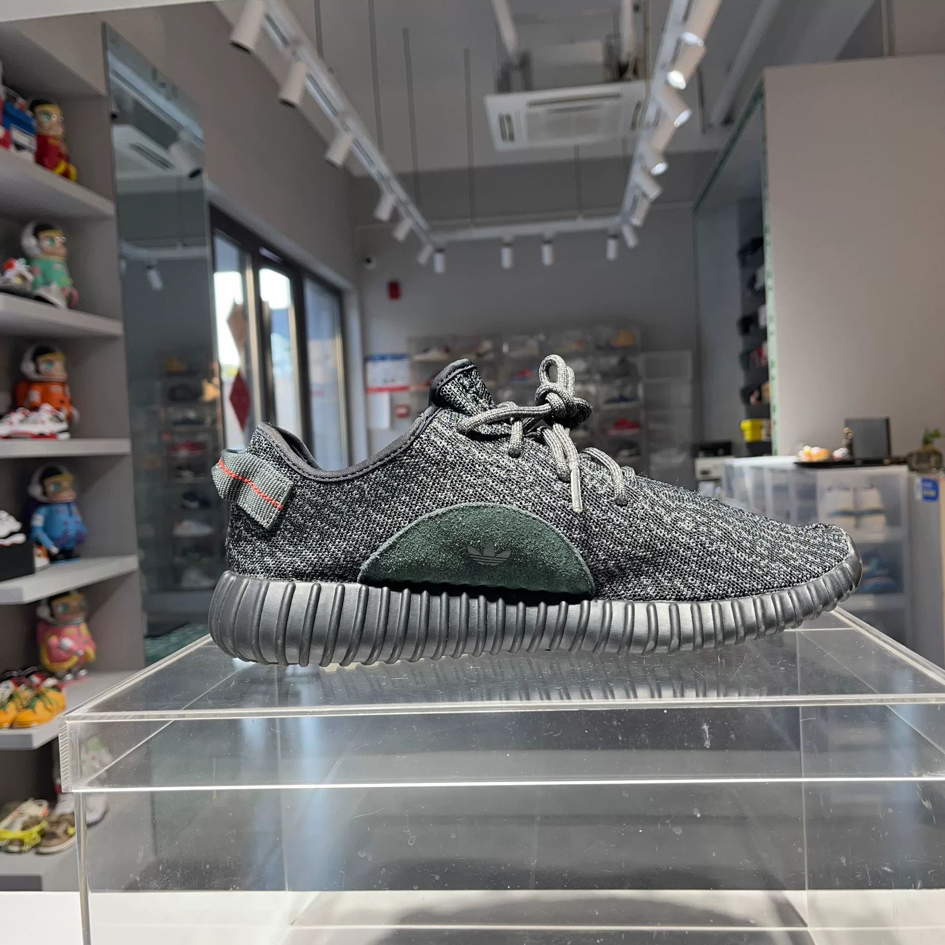 Adidas Adidas YEEZY Black Lowtop Sneakers 11.5 Men Size US 11.5 / EU 44-45 - 4 Thumbnail