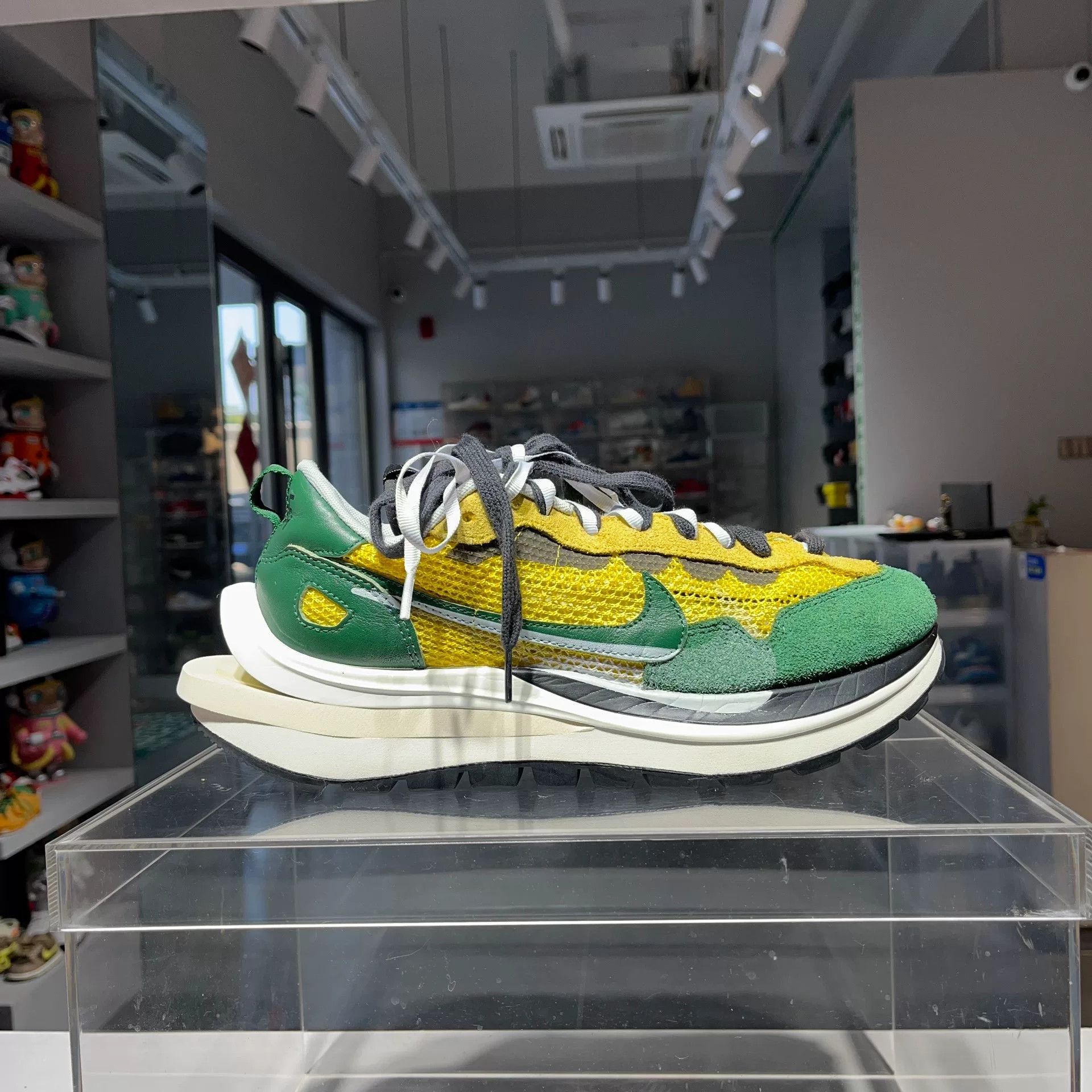 Sacai Sacai Yellow Lowtop Sneakers 11 Men Size US 11 / EU 44 - 5 Thumbnail