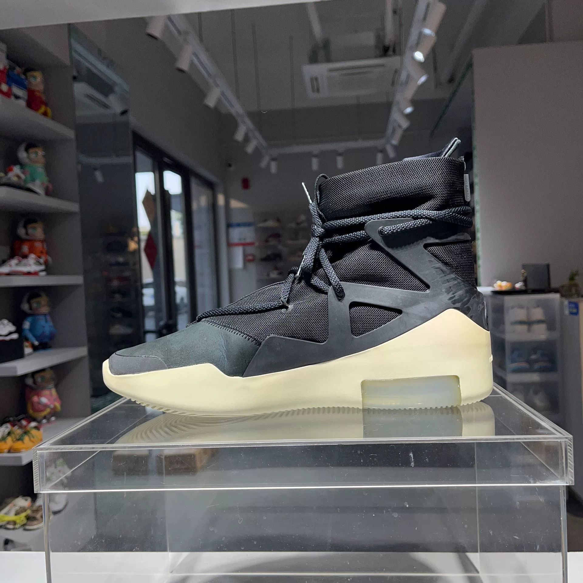Fear of God Fear of God Retro Black Lowtop Sneakers 11 Men Size US 11 / EU 44 - 6 Thumbnail